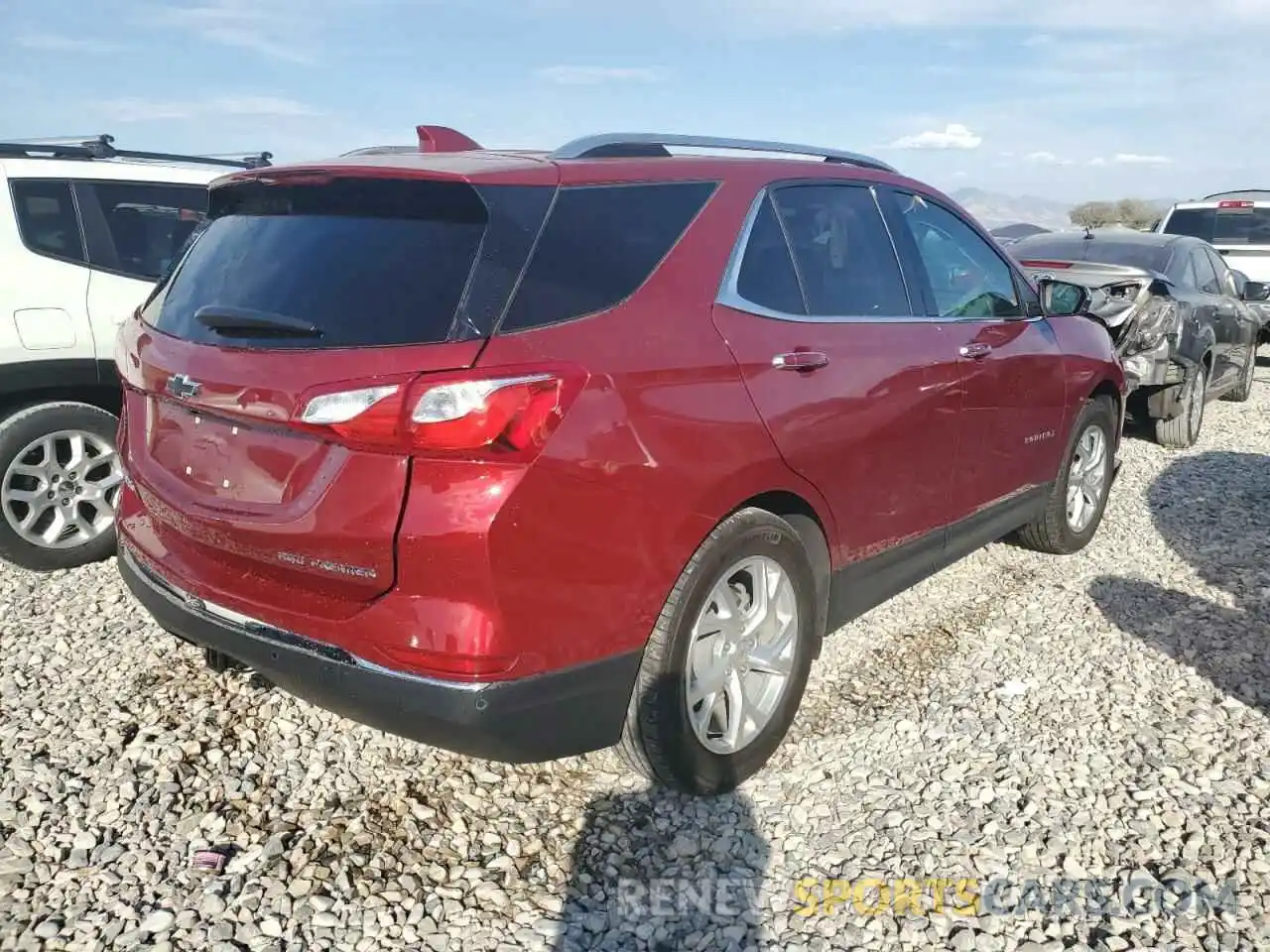 3 Photograph of a damaged car 2GNAXXEV1M6107253 CHEVROLET EQUINOX 2021