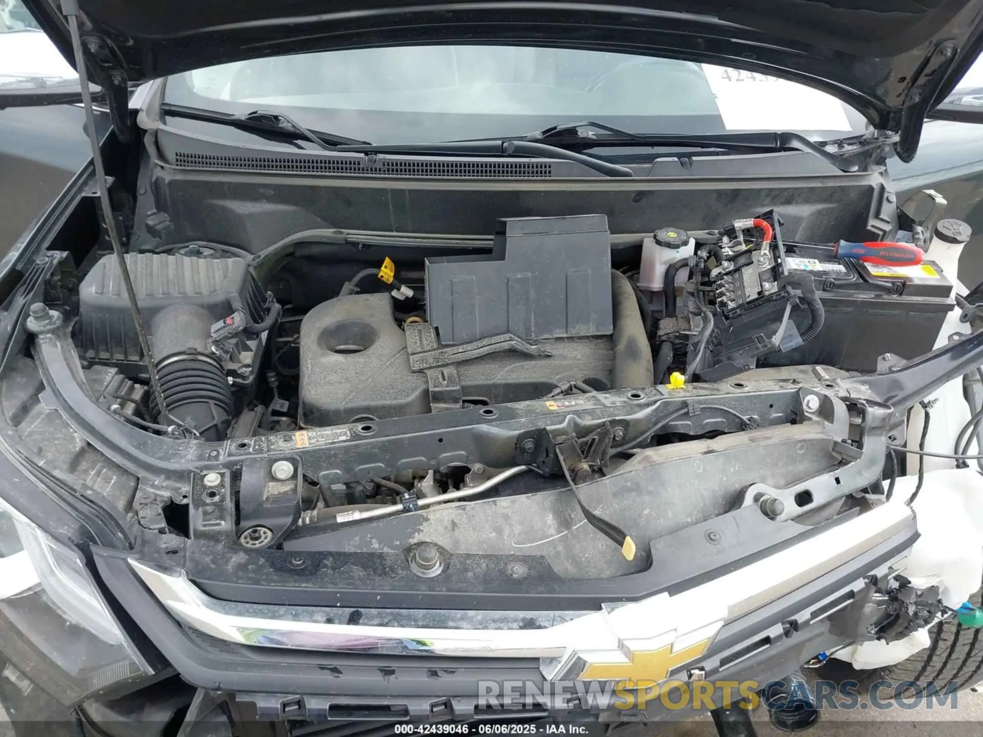 10 Photograph of a damaged car 2GNAXXEV2M6111697 CHEVROLET EQUINOX 2021