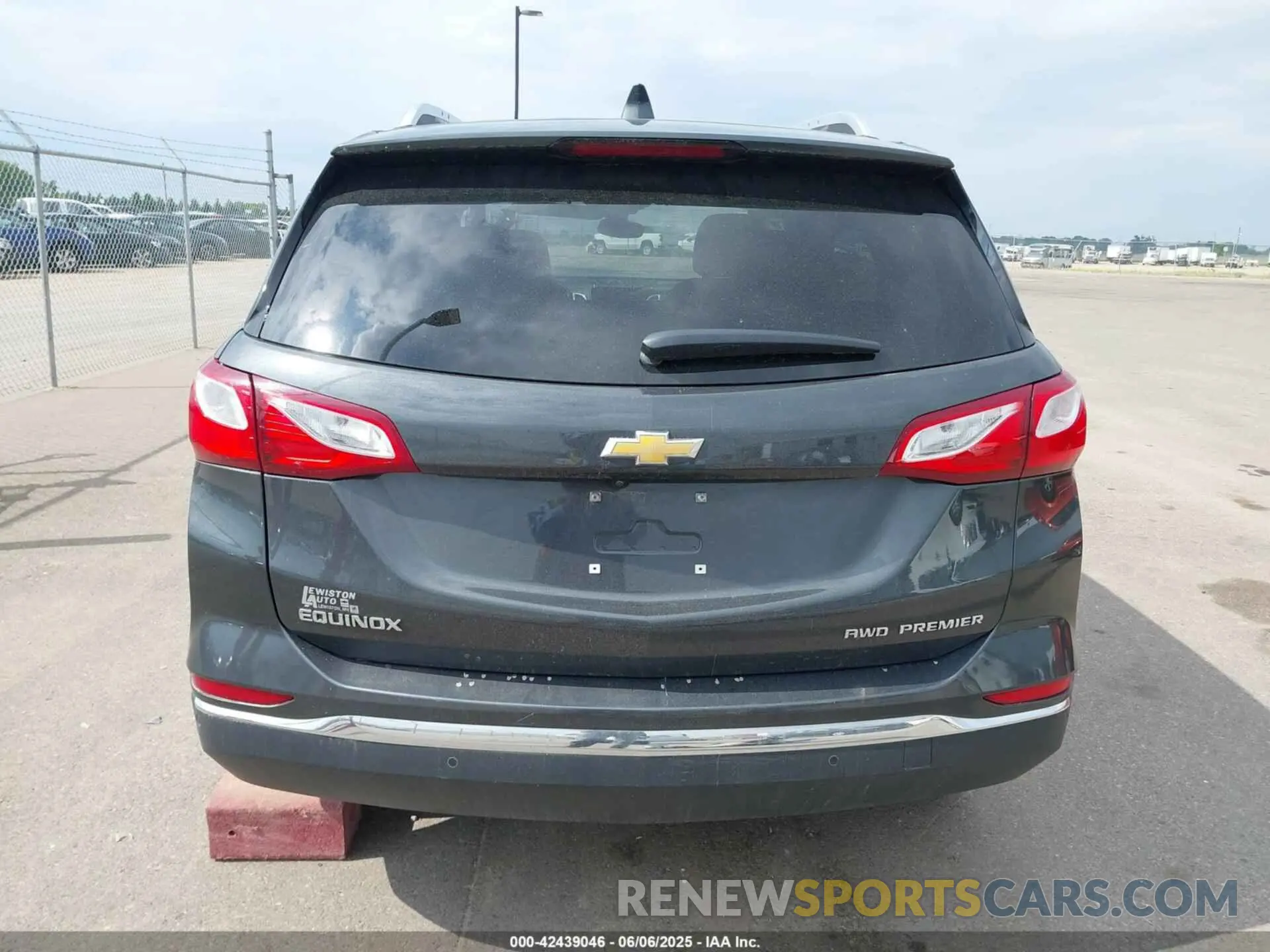 16 Photograph of a damaged car 2GNAXXEV2M6111697 CHEVROLET EQUINOX 2021