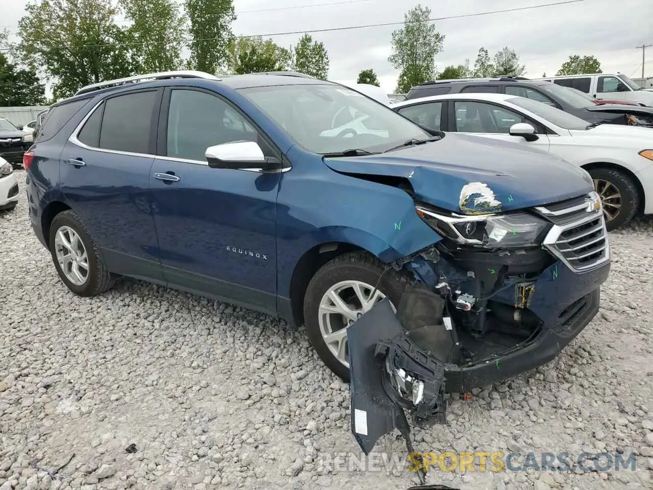 4 Photograph of a damaged car 2GNAXXEV3M6109781 CHEVROLET EQUINOX 2021