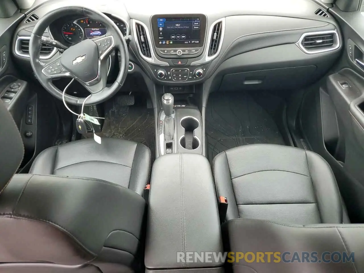 8 Photograph of a damaged car 2GNAXXEV3M6109781 CHEVROLET EQUINOX 2021