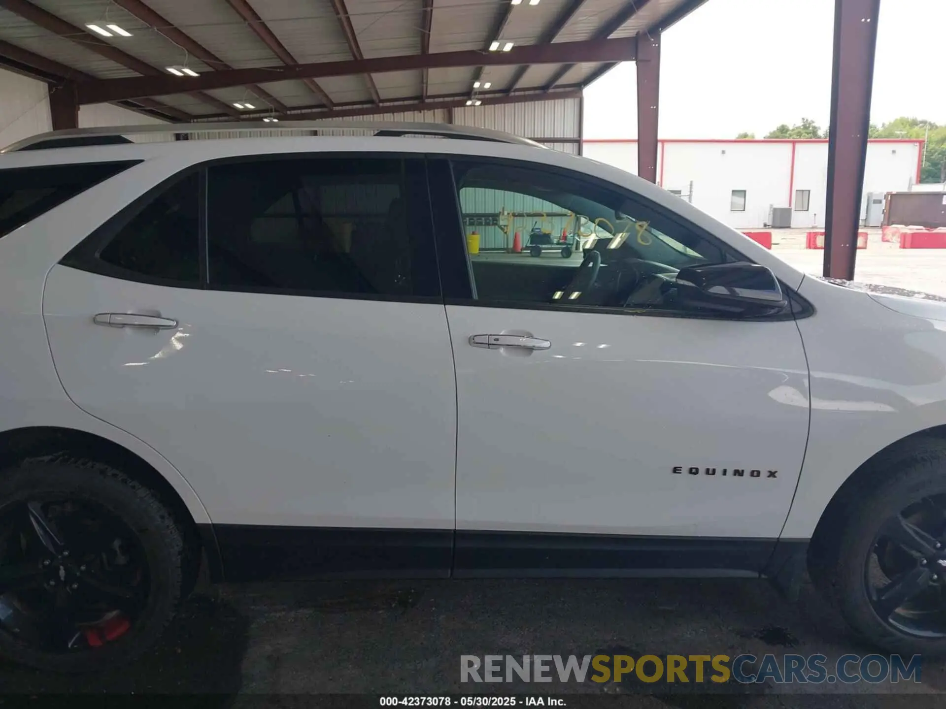 13 Photograph of a damaged car 2GNAXXEV3M6126869 CHEVROLET EQUINOX 2021