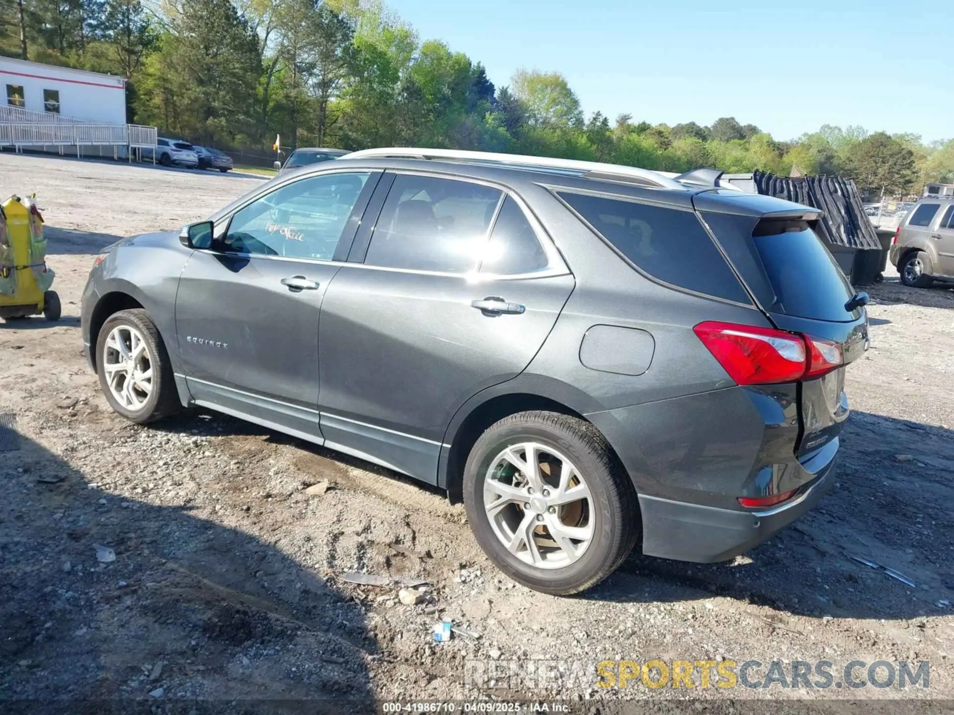 3 Photograph of a damaged car 2GNAXXEV3M6134776 CHEVROLET EQUINOX 2021