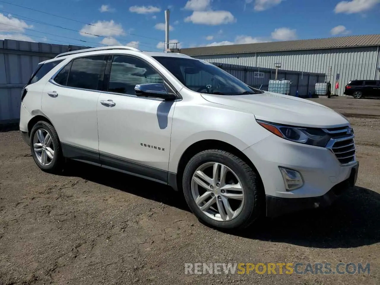 4 Photograph of a damaged car 2GNAXXEV6M6137669 CHEVROLET EQUINOX 2021