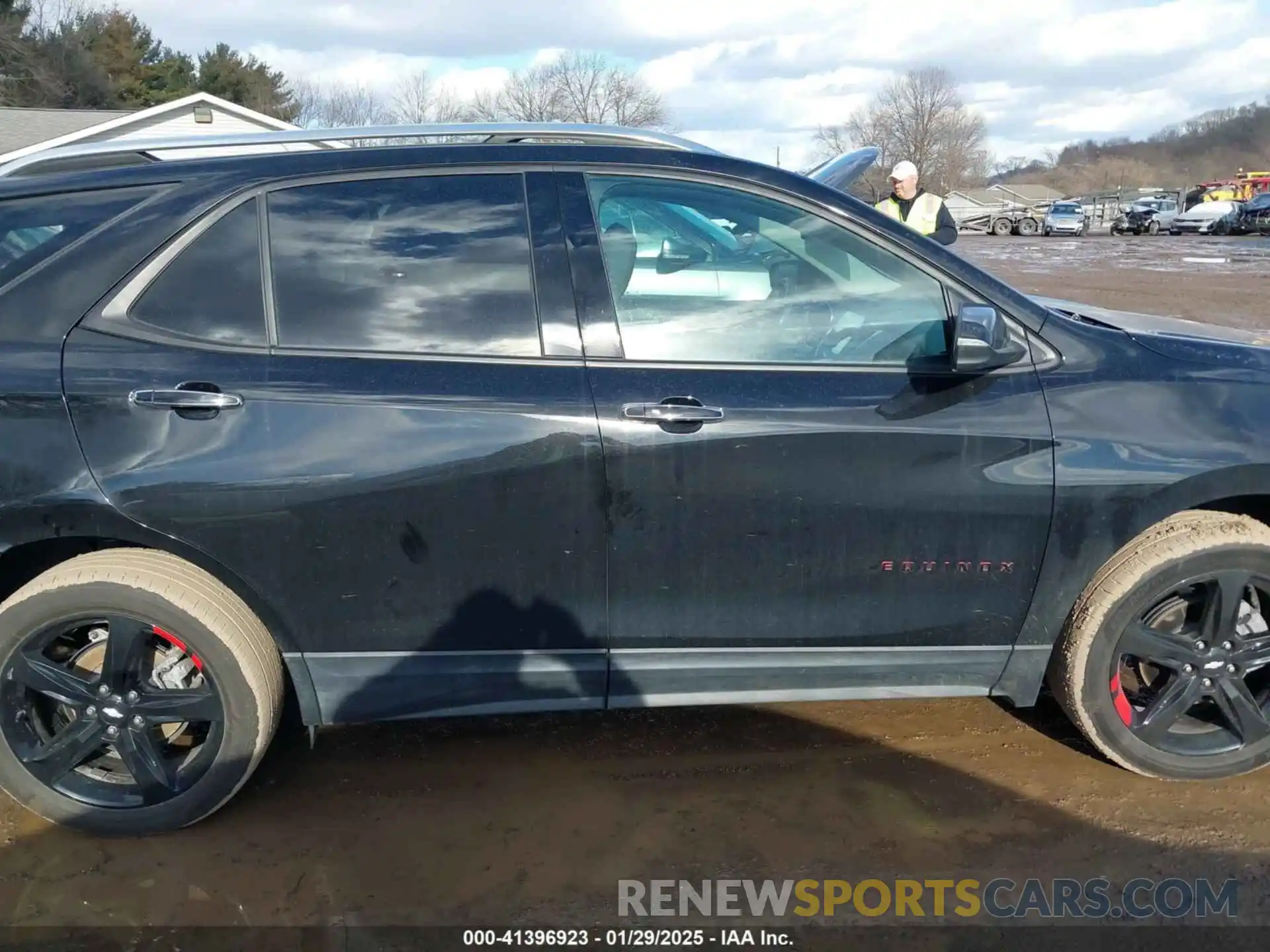 13 Photograph of a damaged car 2GNAXXEV8M6164260 CHEVROLET EQUINOX 2021