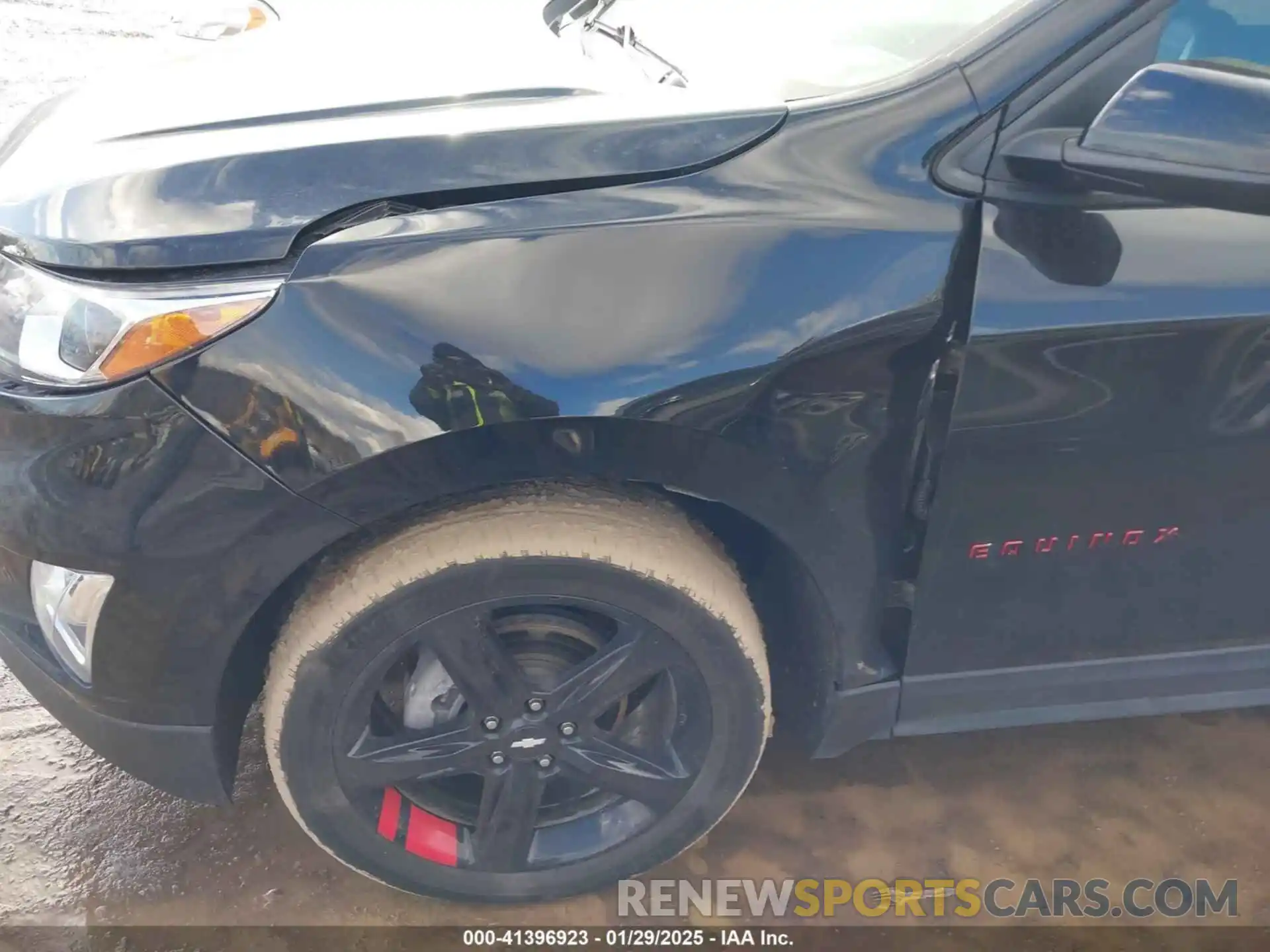 18 Photograph of a damaged car 2GNAXXEV8M6164260 CHEVROLET EQUINOX 2021