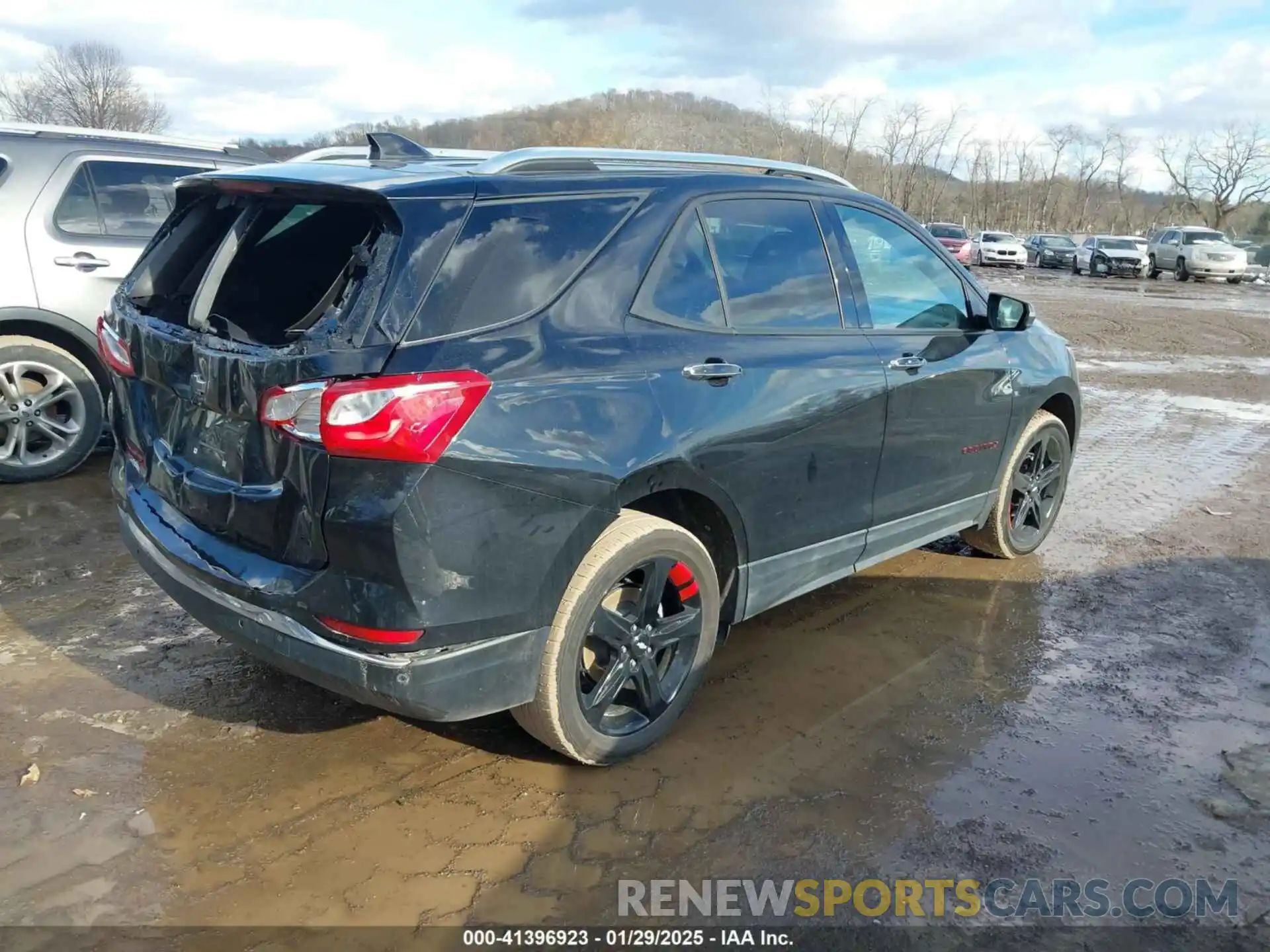 4 Photograph of a damaged car 2GNAXXEV8M6164260 CHEVROLET EQUINOX 2021