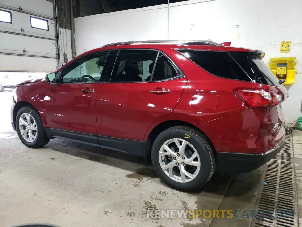 2 Photograph of a damaged car 2GNAXXEVXM6151610 CHEVROLET EQUINOX 2021