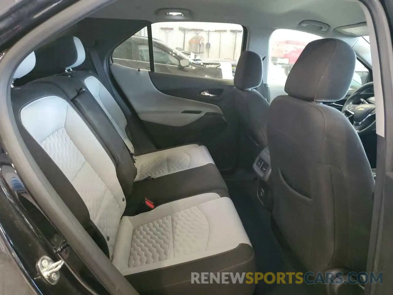 11 Photograph of a damaged car 3GNAX5EV2MS147718 CHEVROLET EQUINOX 2021