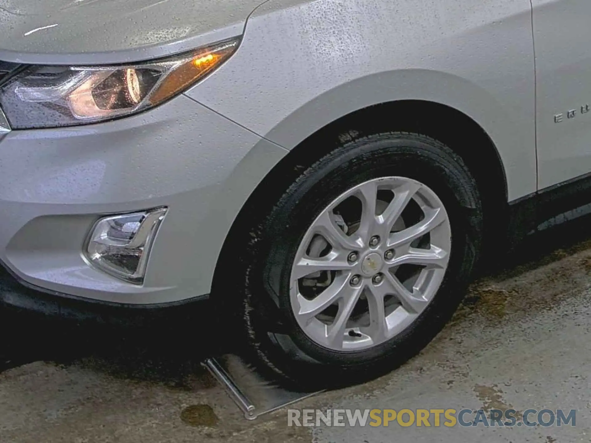 10 Photograph of a damaged car 3GNAXFEV5MS136962 CHEVROLET EQUINOX 2021