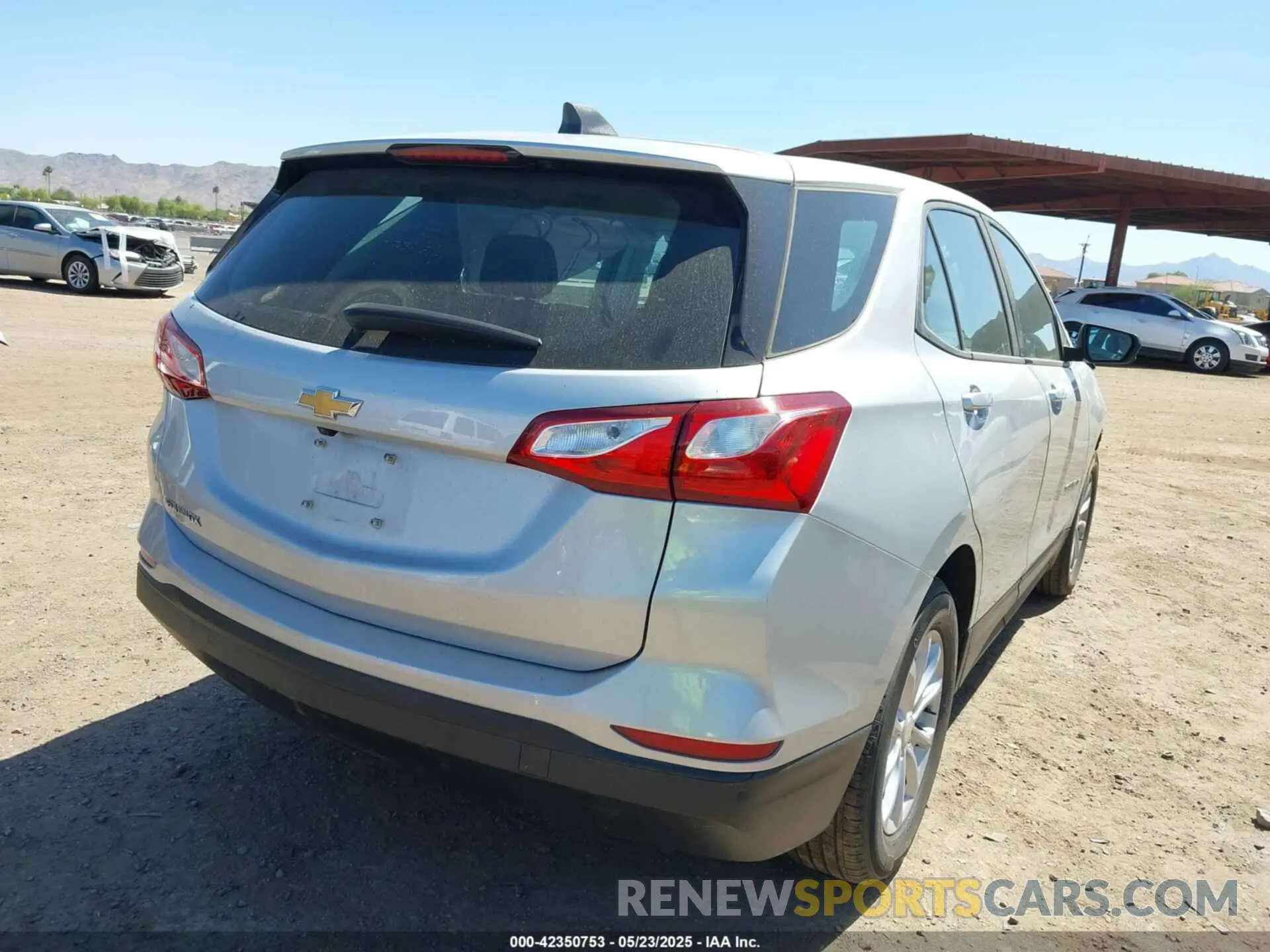4 Photograph of a damaged car 3GNAXFEV7MS127275 CHEVROLET EQUINOX 2021