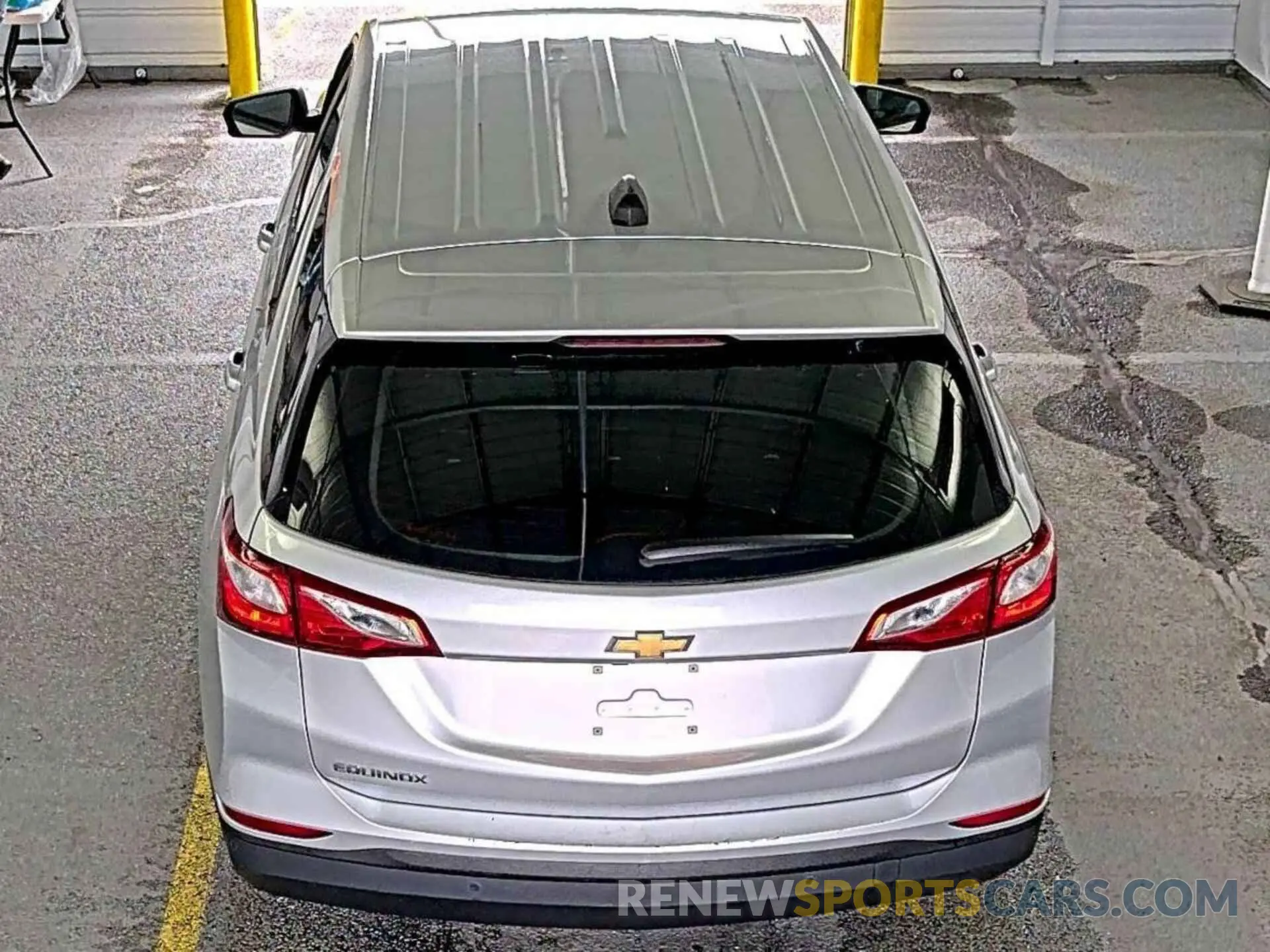 32 Photograph of a damaged car 3GNAXFEV7MS137918 CHEVROLET EQUINOX 2021