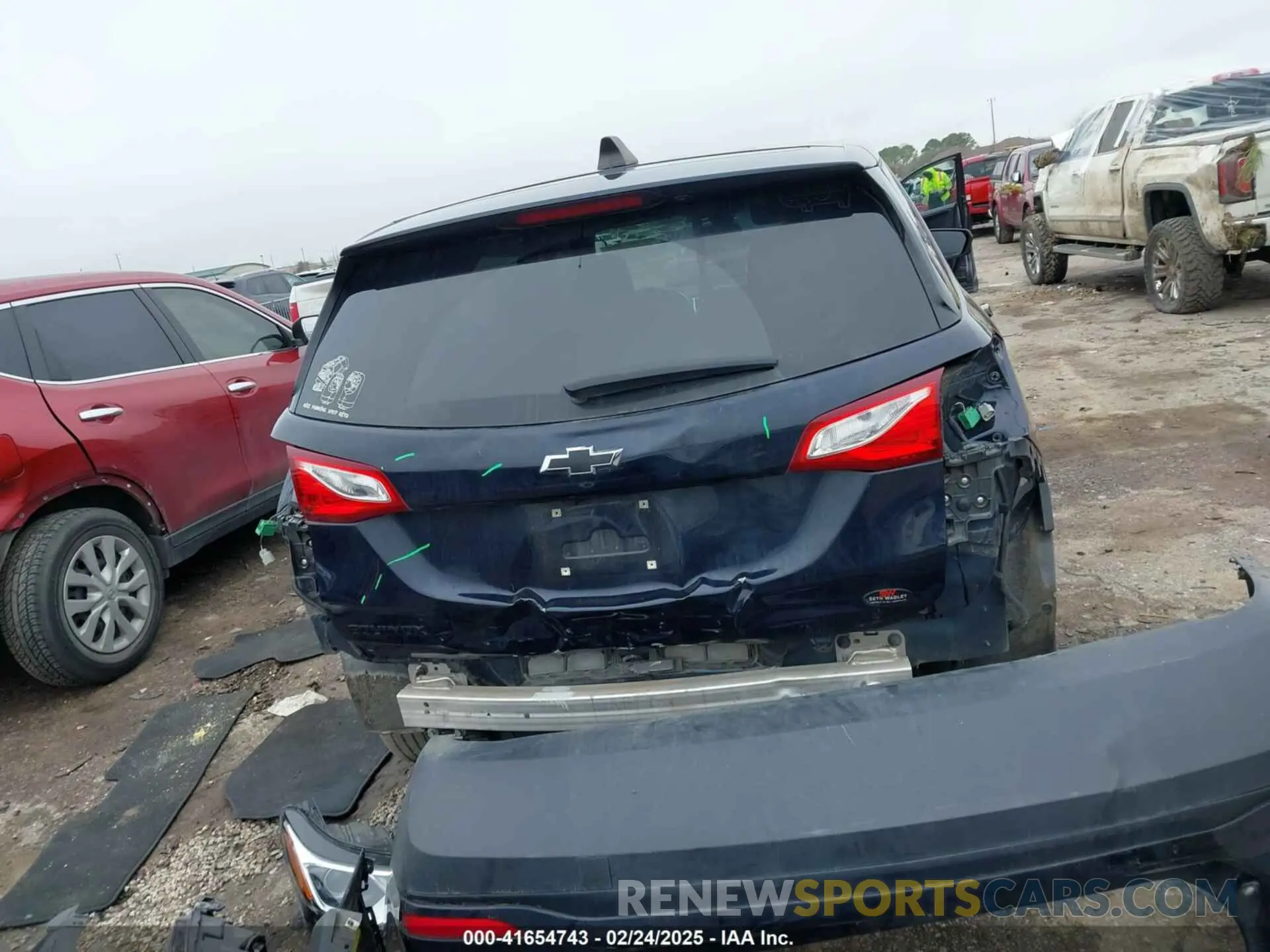 17 Photograph of a damaged car 3GNAXHEV0MS121183 CHEVROLET EQUINOX 2021