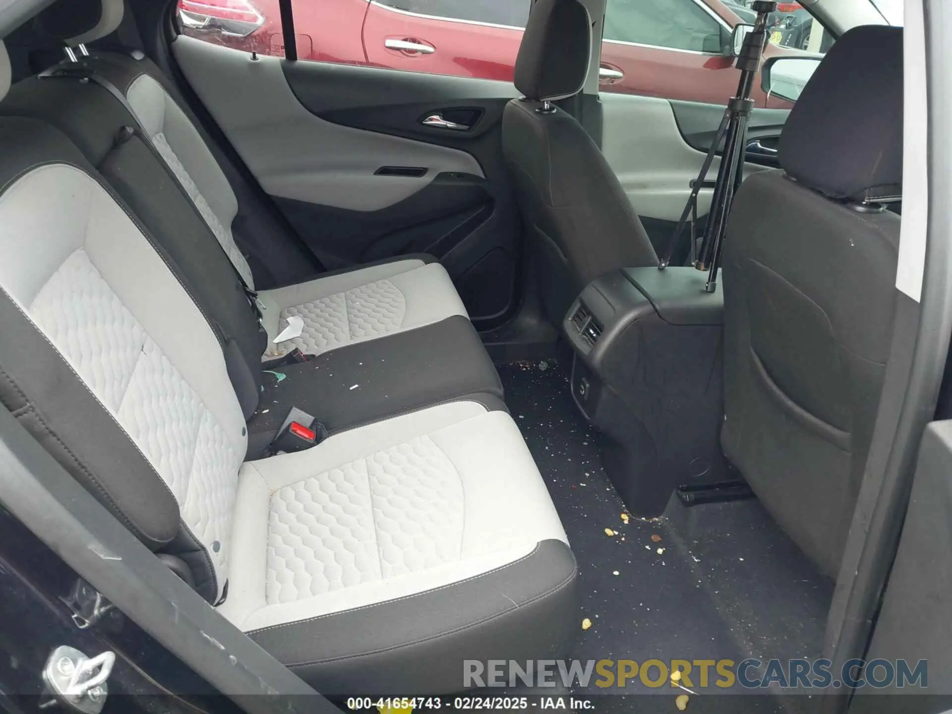 8 Photograph of a damaged car 3GNAXHEV0MS121183 CHEVROLET EQUINOX 2021
