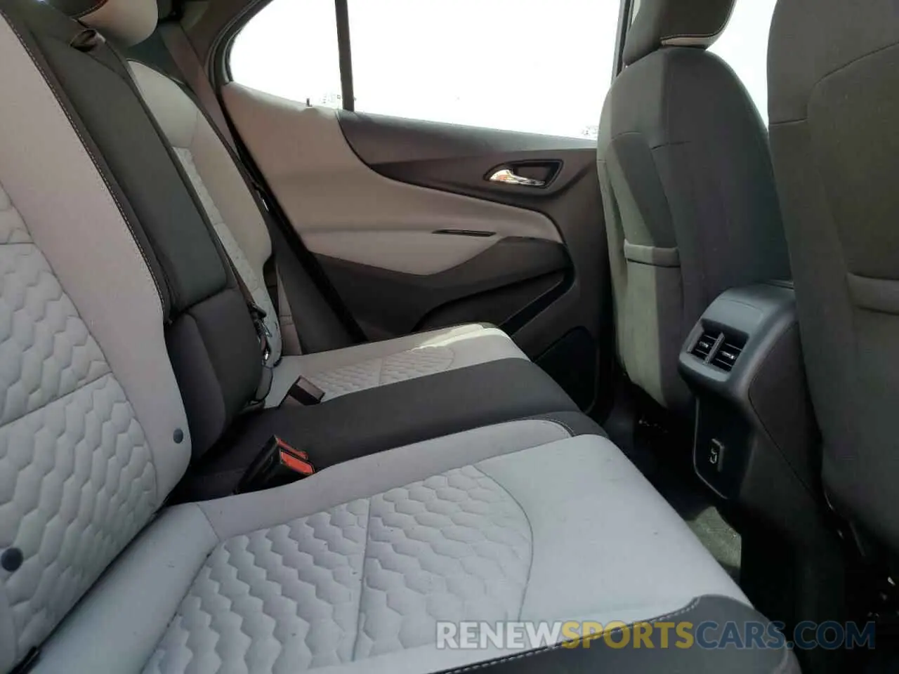 11 Photograph of a damaged car 3GNAXHEV2MS108208 CHEVROLET EQUINOX 2021