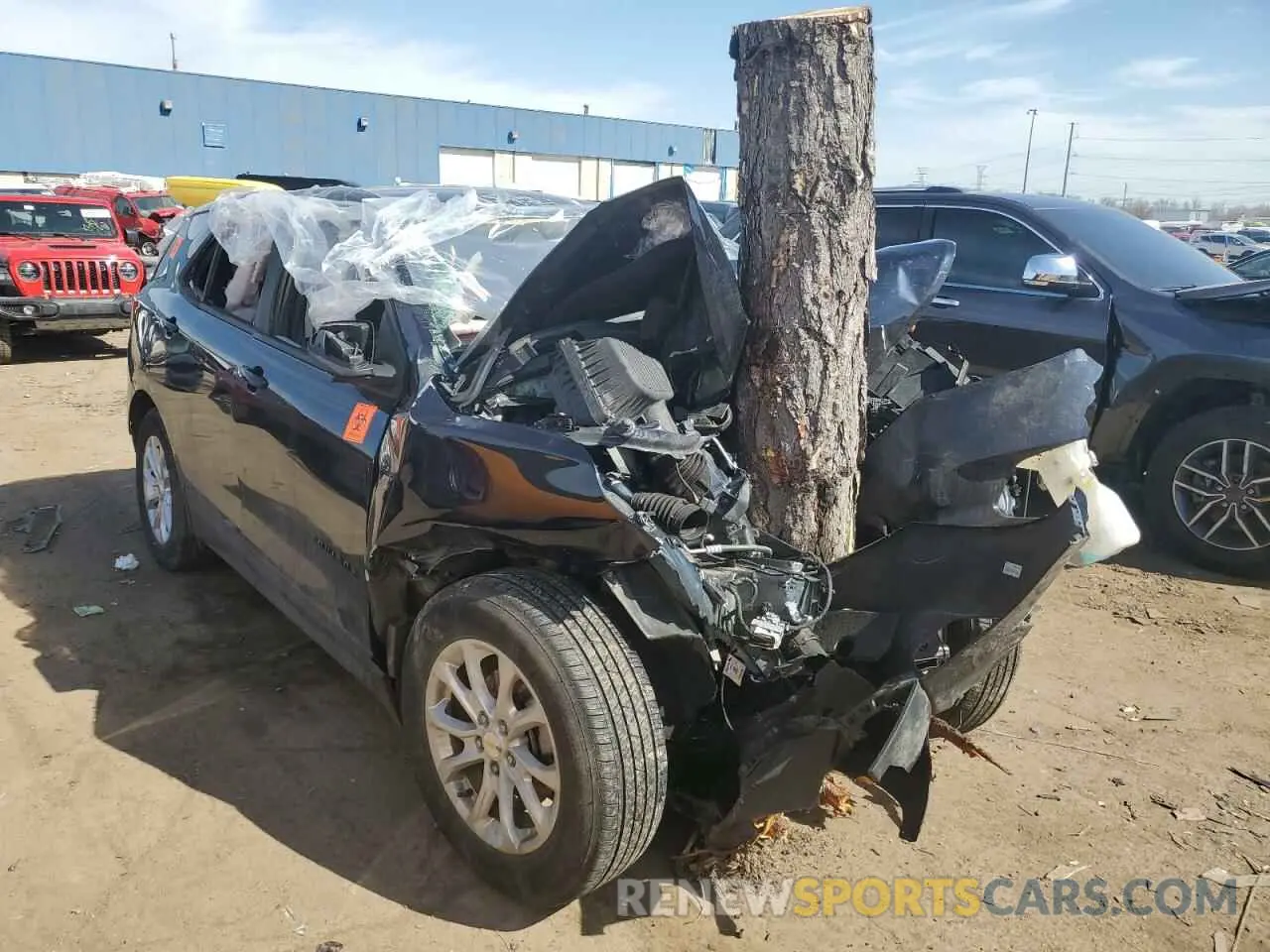 4 Photograph of a damaged car 3GNAXHEV2MS112176 CHEVROLET EQUINOX 2021