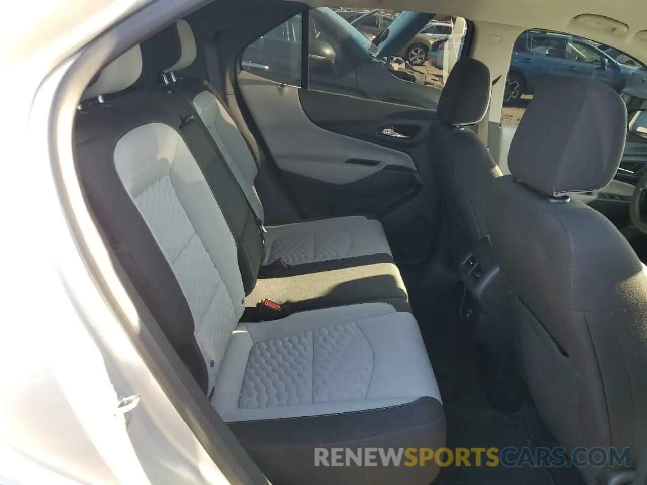 11 Photograph of a damaged car 3GNAXHEV2MS154900 CHEVROLET EQUINOX 2021