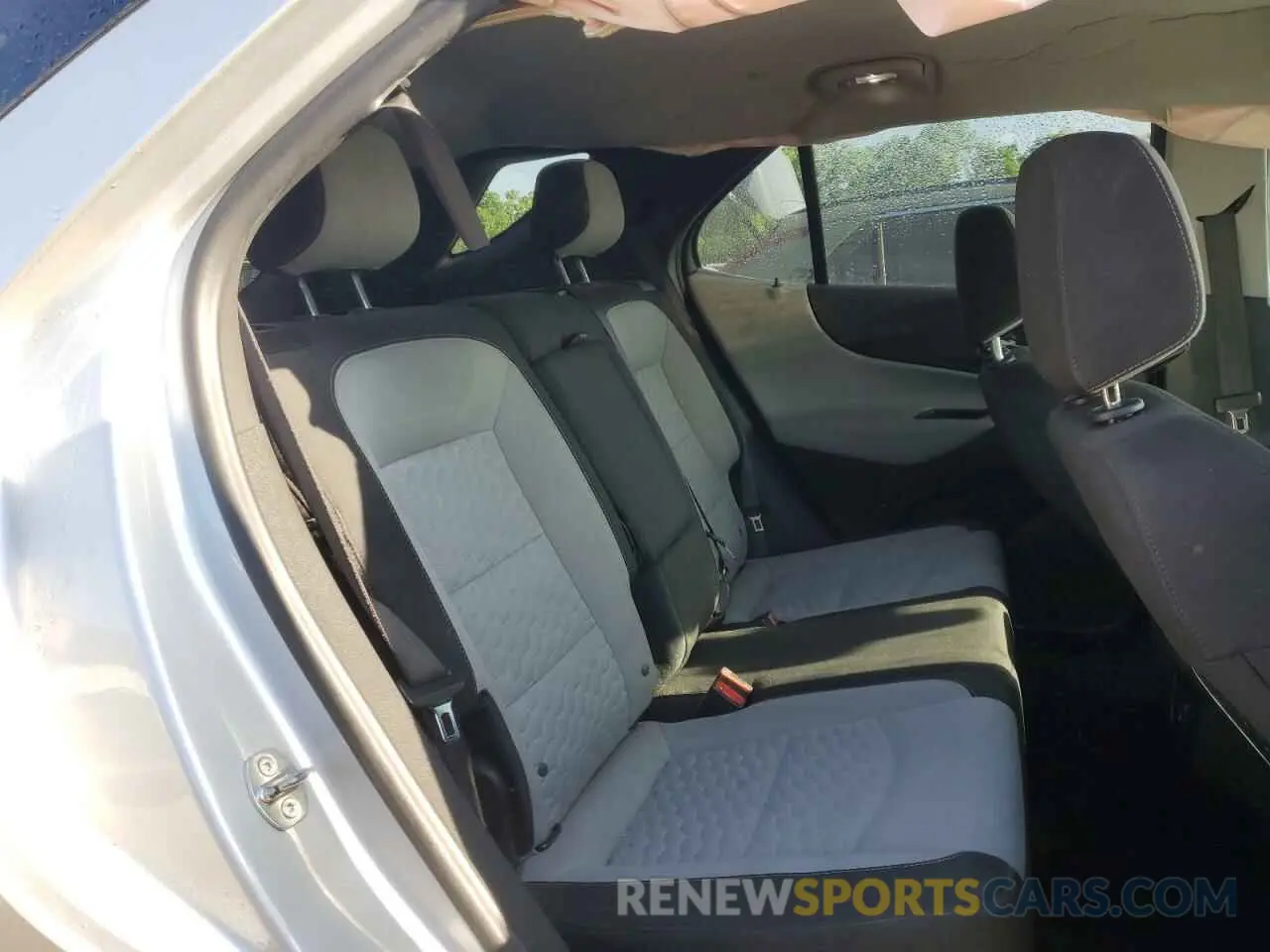 11 Photograph of a damaged car 3GNAXHEV3MS182205 CHEVROLET EQUINOX 2021