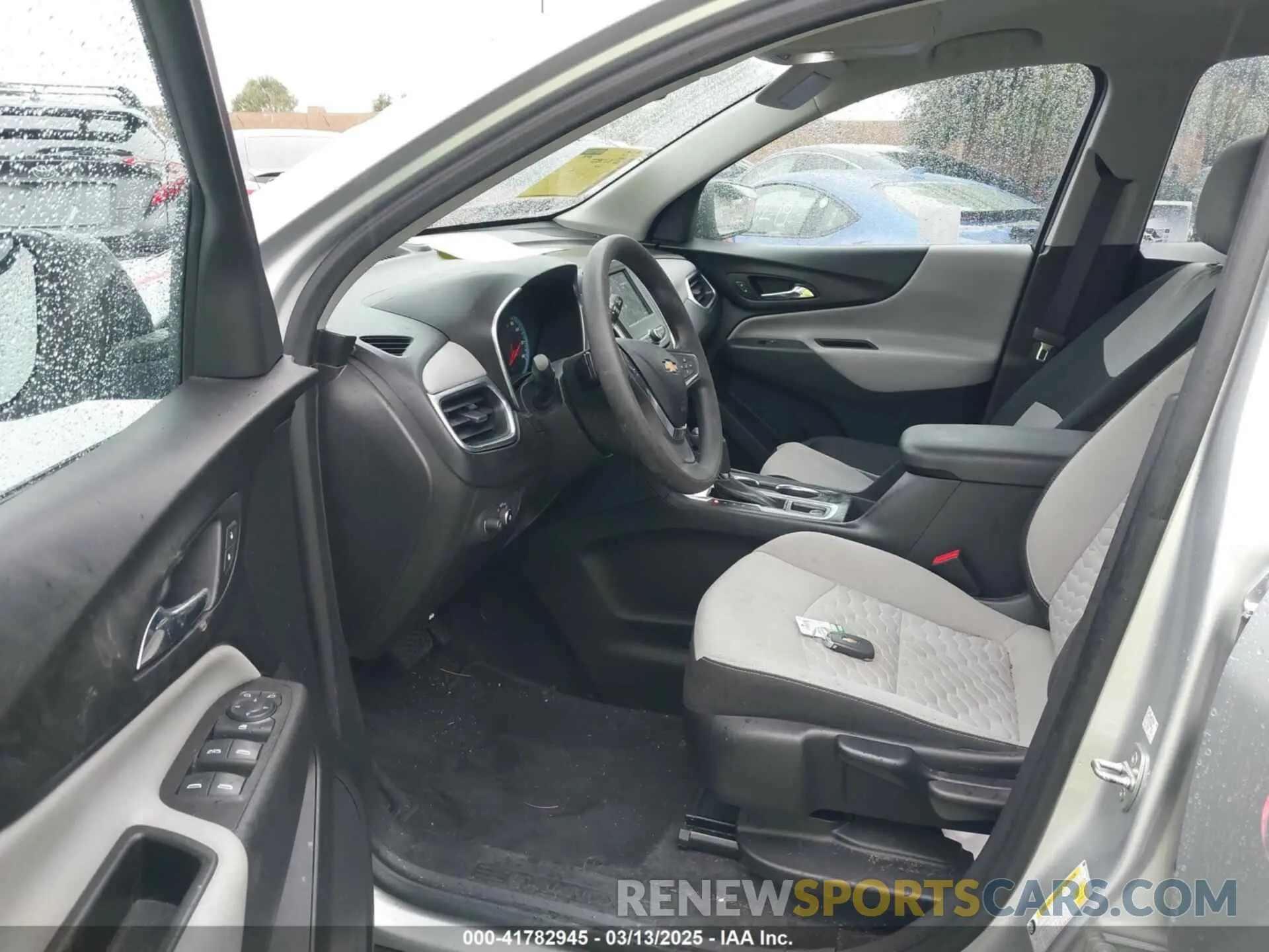 5 Photograph of a damaged car 3GNAXHEV4MS121090 CHEVROLET EQUINOX 2021