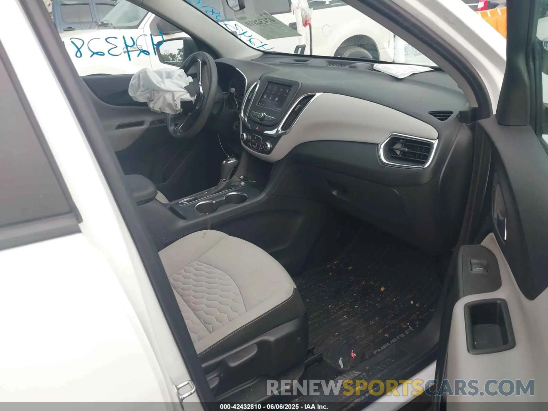 5 Photograph of a damaged car 3GNAXHEV4MS161282 CHEVROLET EQUINOX 2021