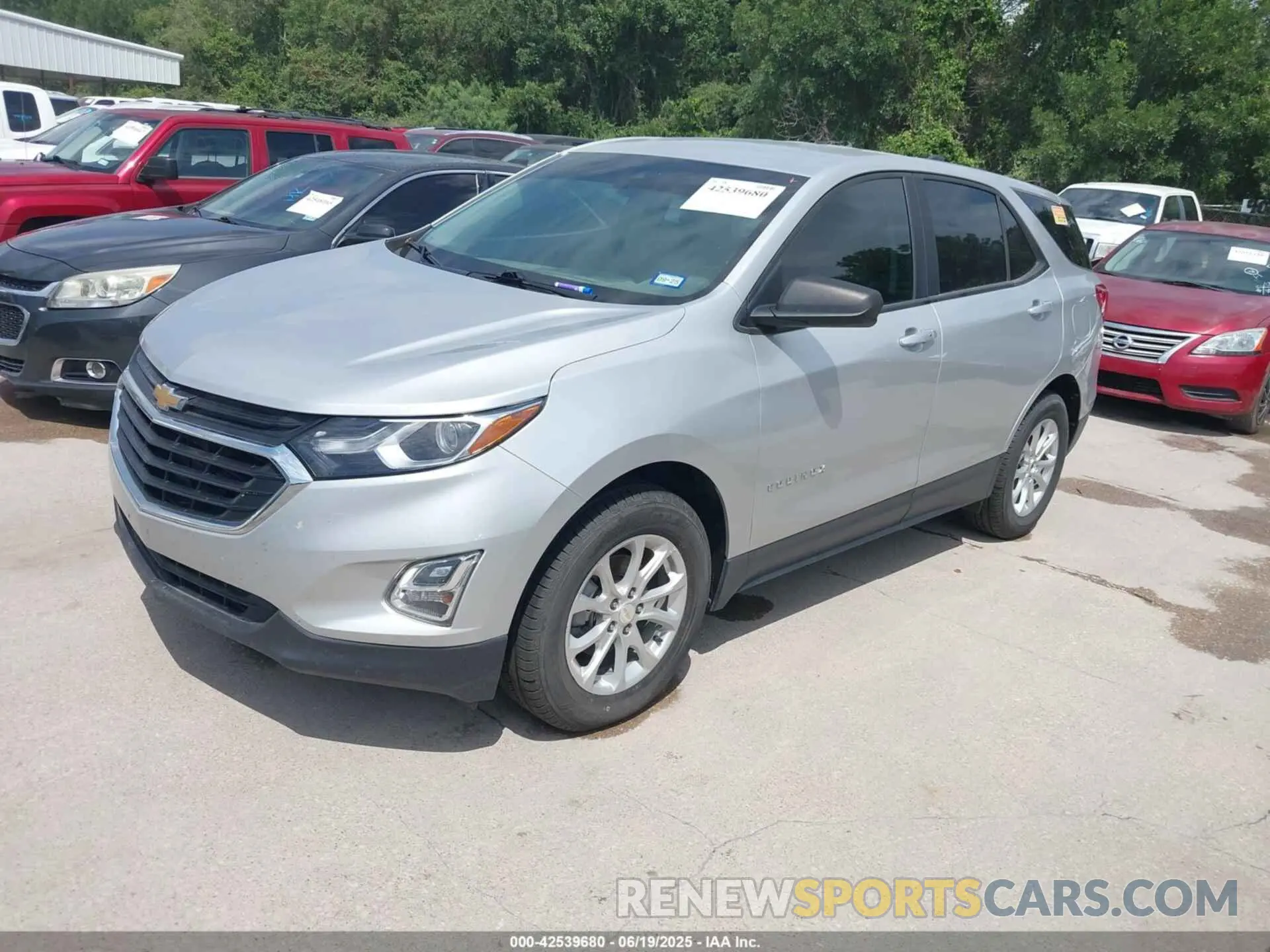 2 Photograph of a damaged car 3GNAXHEV4MS176428 CHEVROLET EQUINOX 2021
