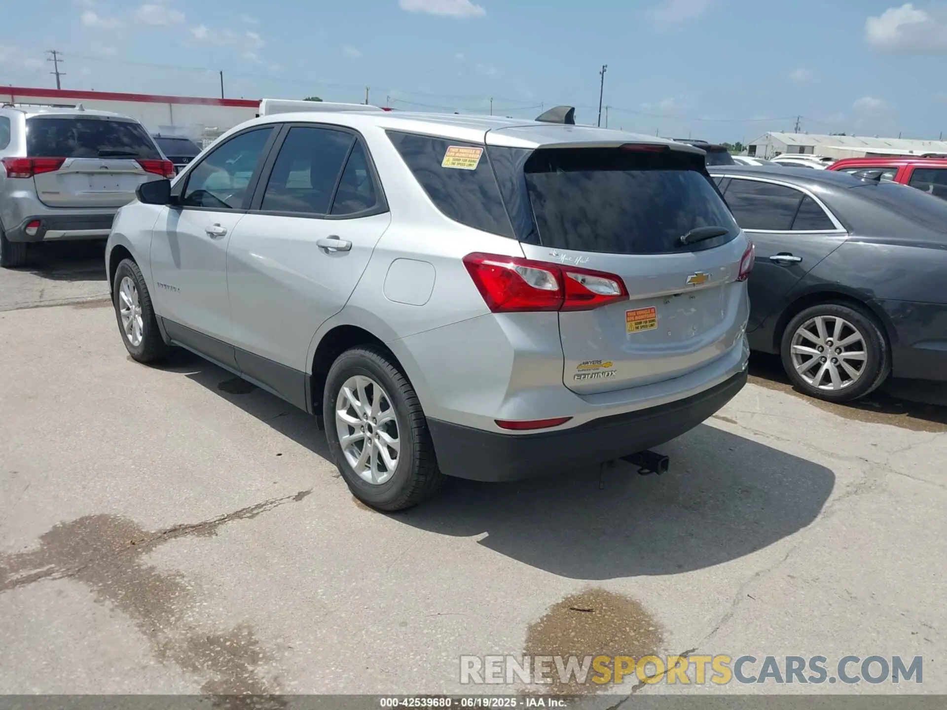 3 Photograph of a damaged car 3GNAXHEV4MS176428 CHEVROLET EQUINOX 2021