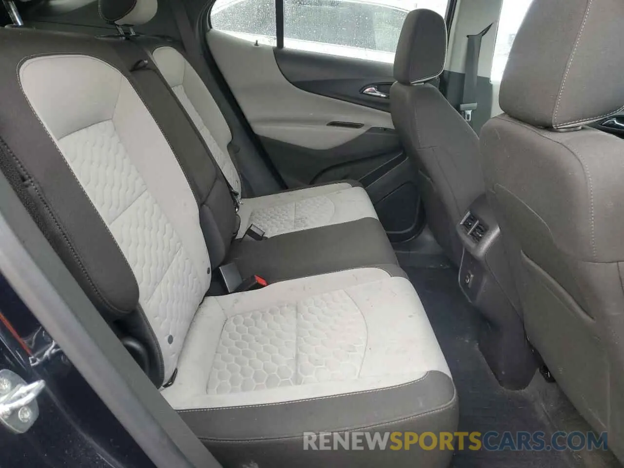 11 Photograph of a damaged car 3GNAXHEV5MS100460 CHEVROLET EQUINOX 2021