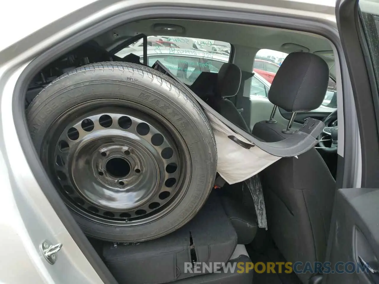 10 Photograph of a damaged car 3GNAXHEV5MS103648 CHEVROLET EQUINOX 2021