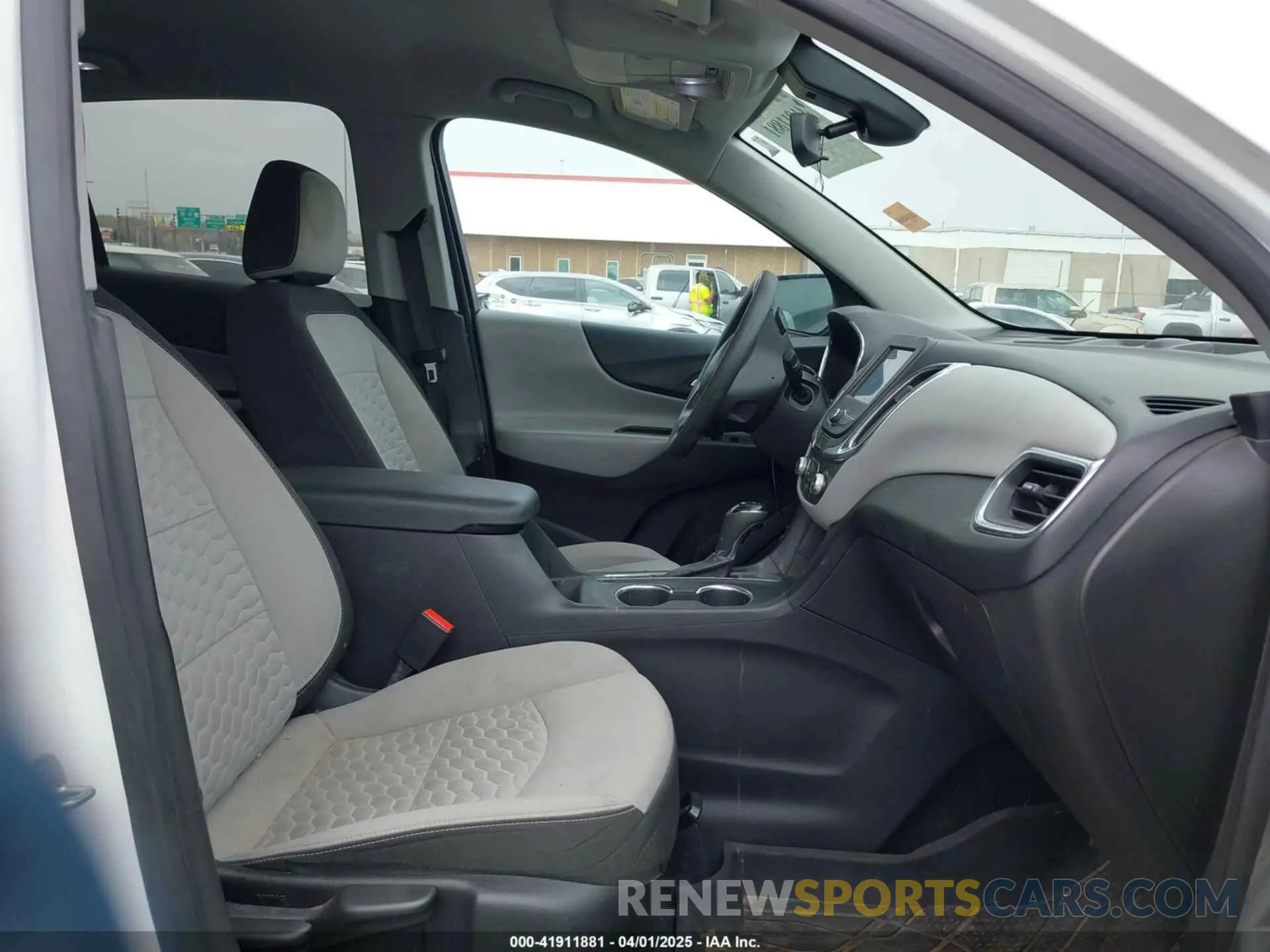 5 Photograph of a damaged car 3GNAXHEV5MS123379 CHEVROLET EQUINOX 2021