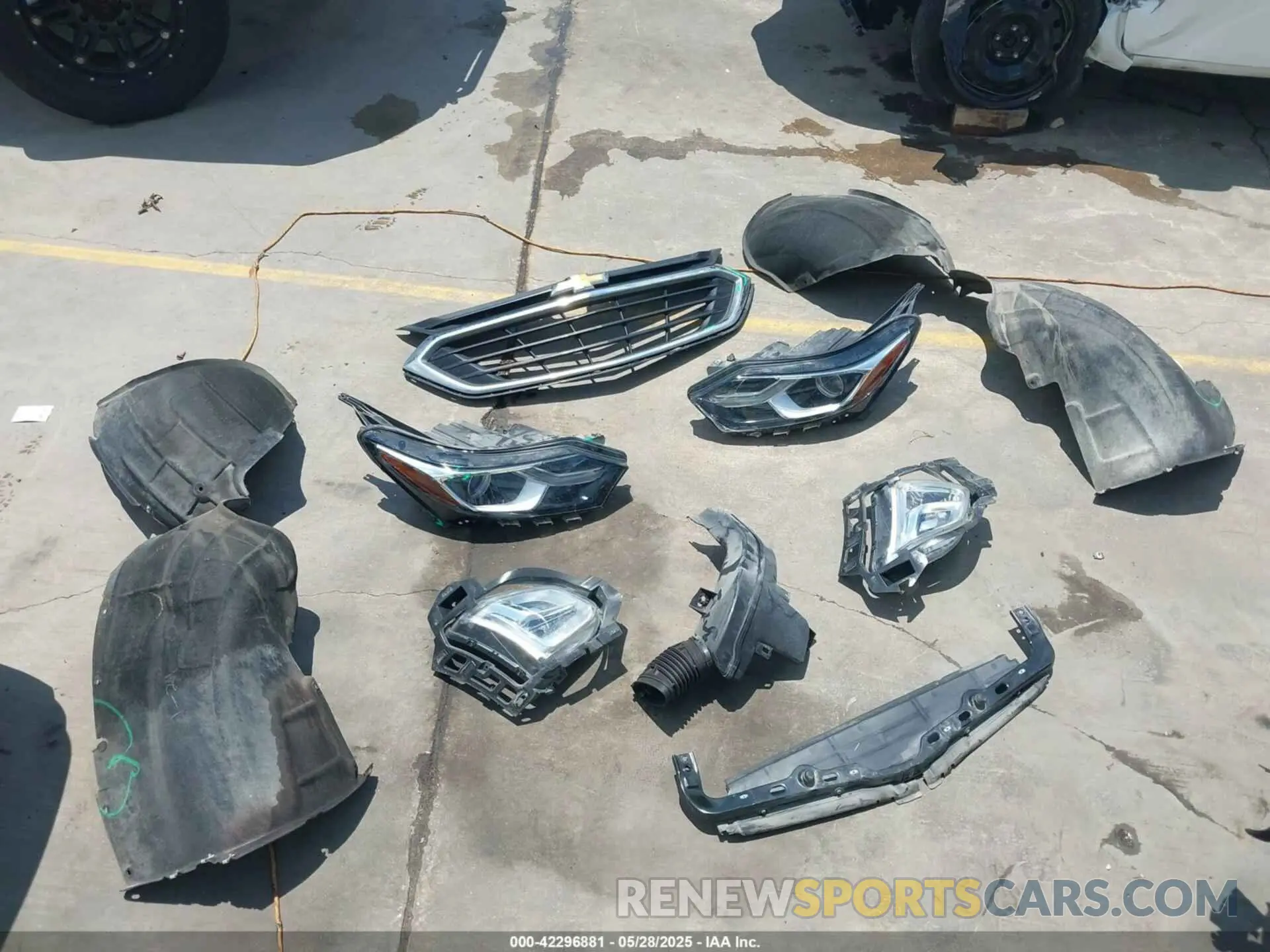 12 Photograph of a damaged car 3GNAXHEV5MS144426 CHEVROLET EQUINOX 2021