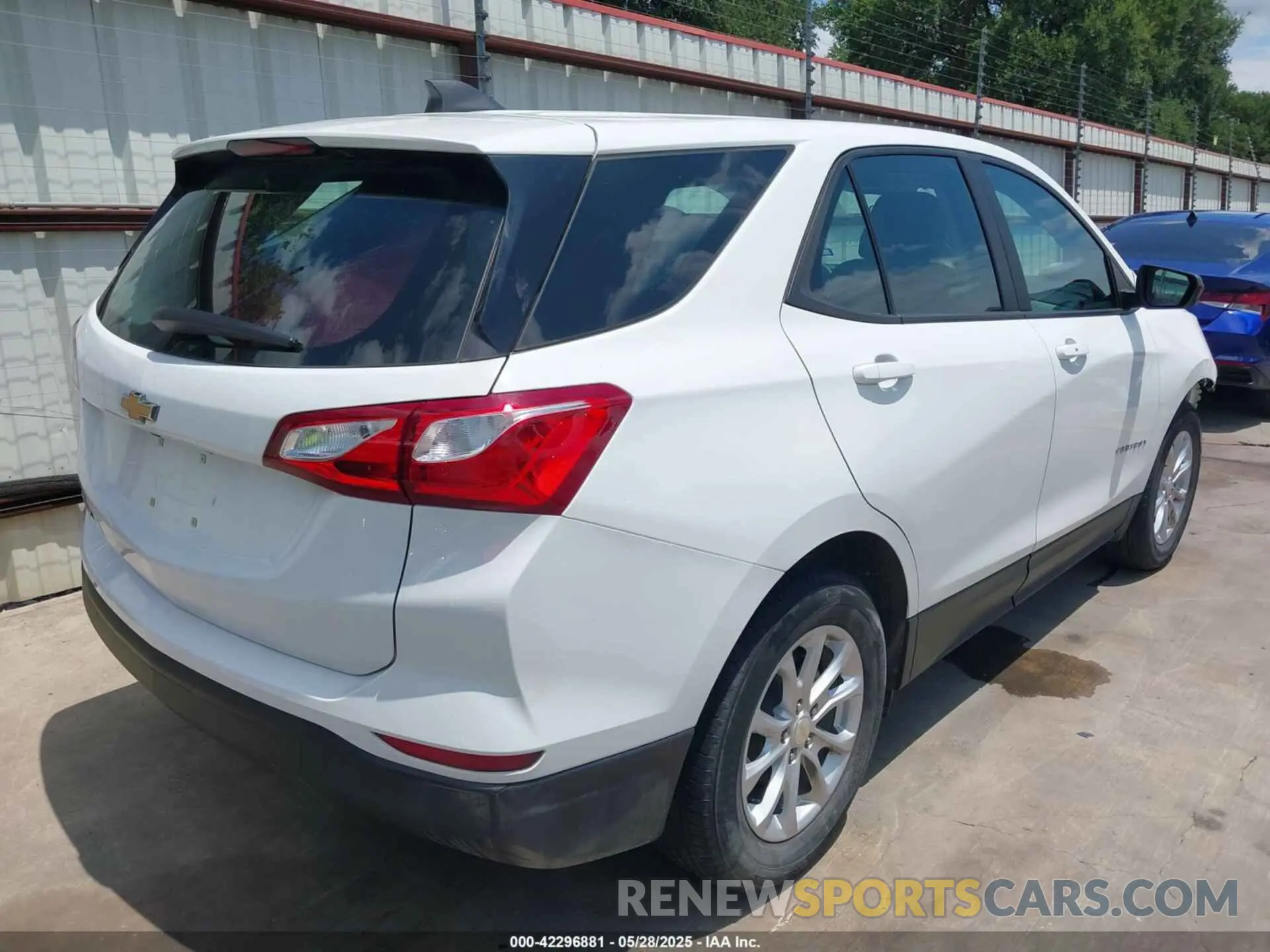 4 Photograph of a damaged car 3GNAXHEV5MS144426 CHEVROLET EQUINOX 2021