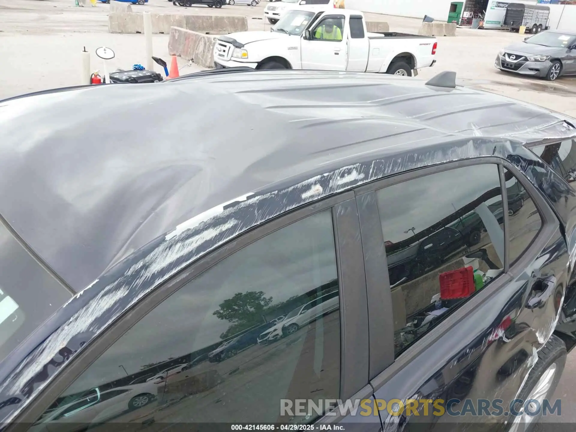 14 Photograph of a damaged car 3GNAXHEV6MS112567 CHEVROLET EQUINOX 2021