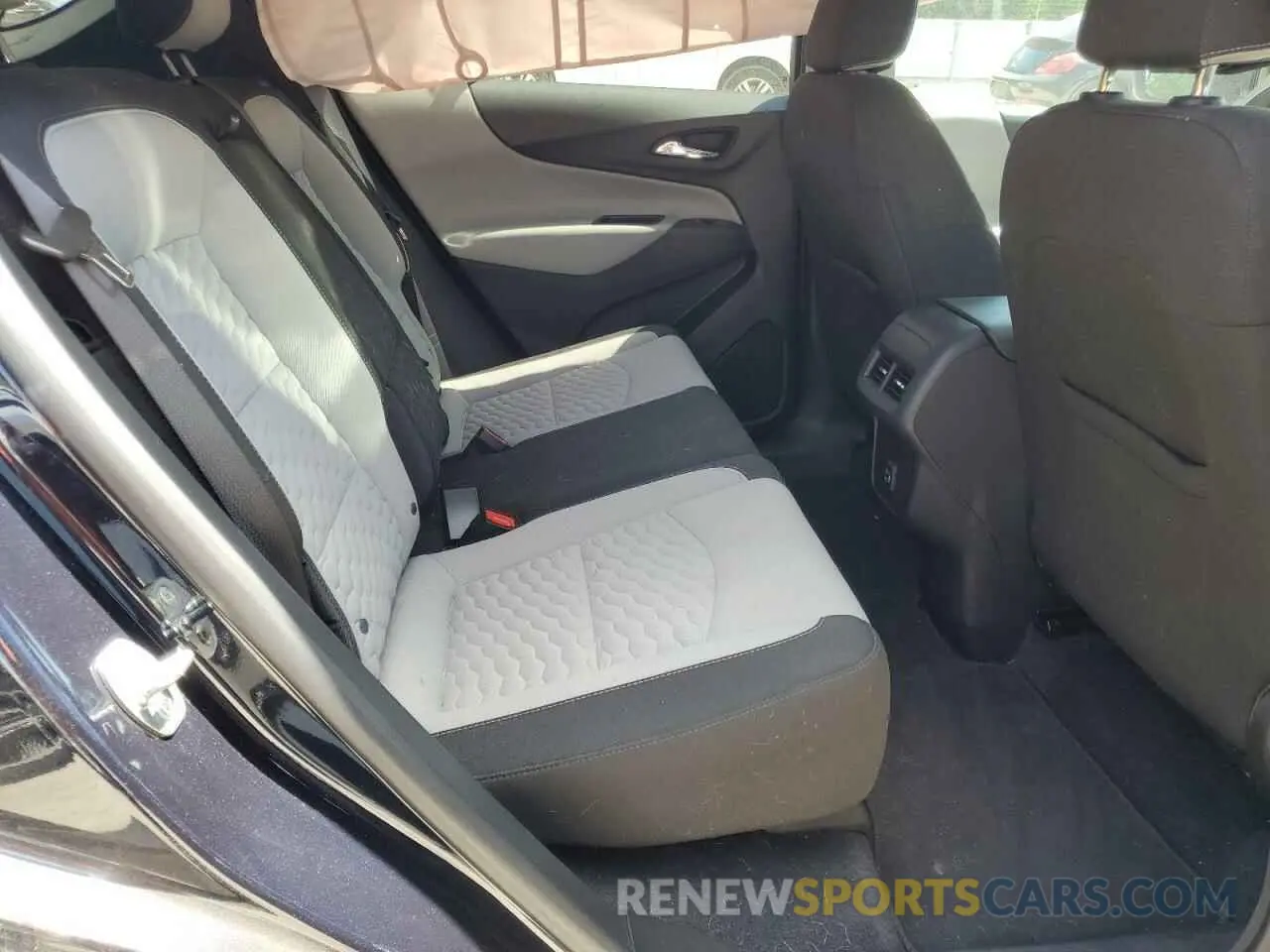 11 Photograph of a damaged car 3GNAXHEV7MS125392 CHEVROLET EQUINOX 2021