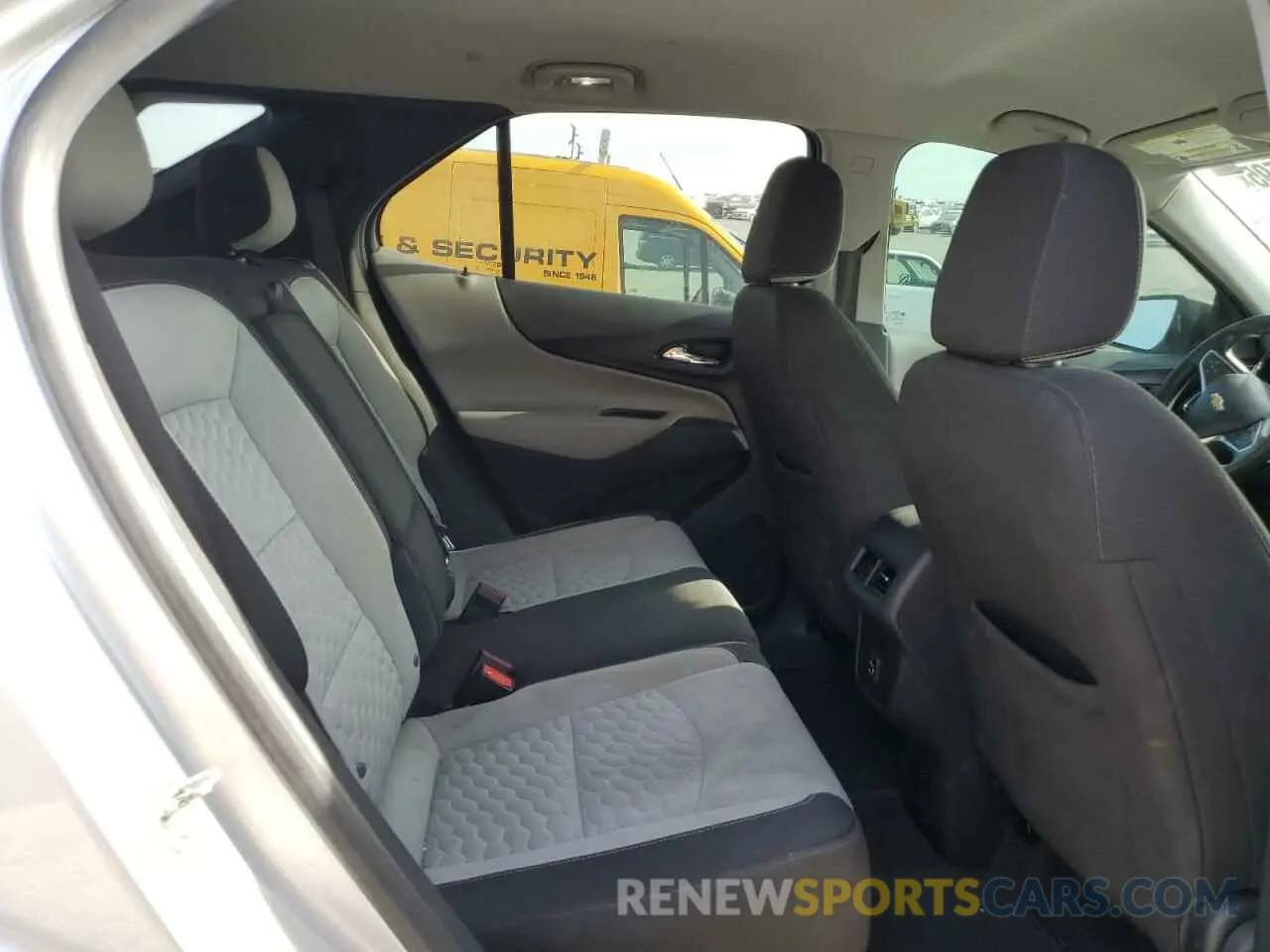 11 Photograph of a damaged car 3GNAXHEV7MS150504 CHEVROLET EQUINOX 2021