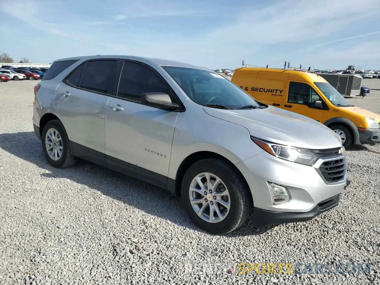 4 Photograph of a damaged car 3GNAXHEV7MS150504 CHEVROLET EQUINOX 2021