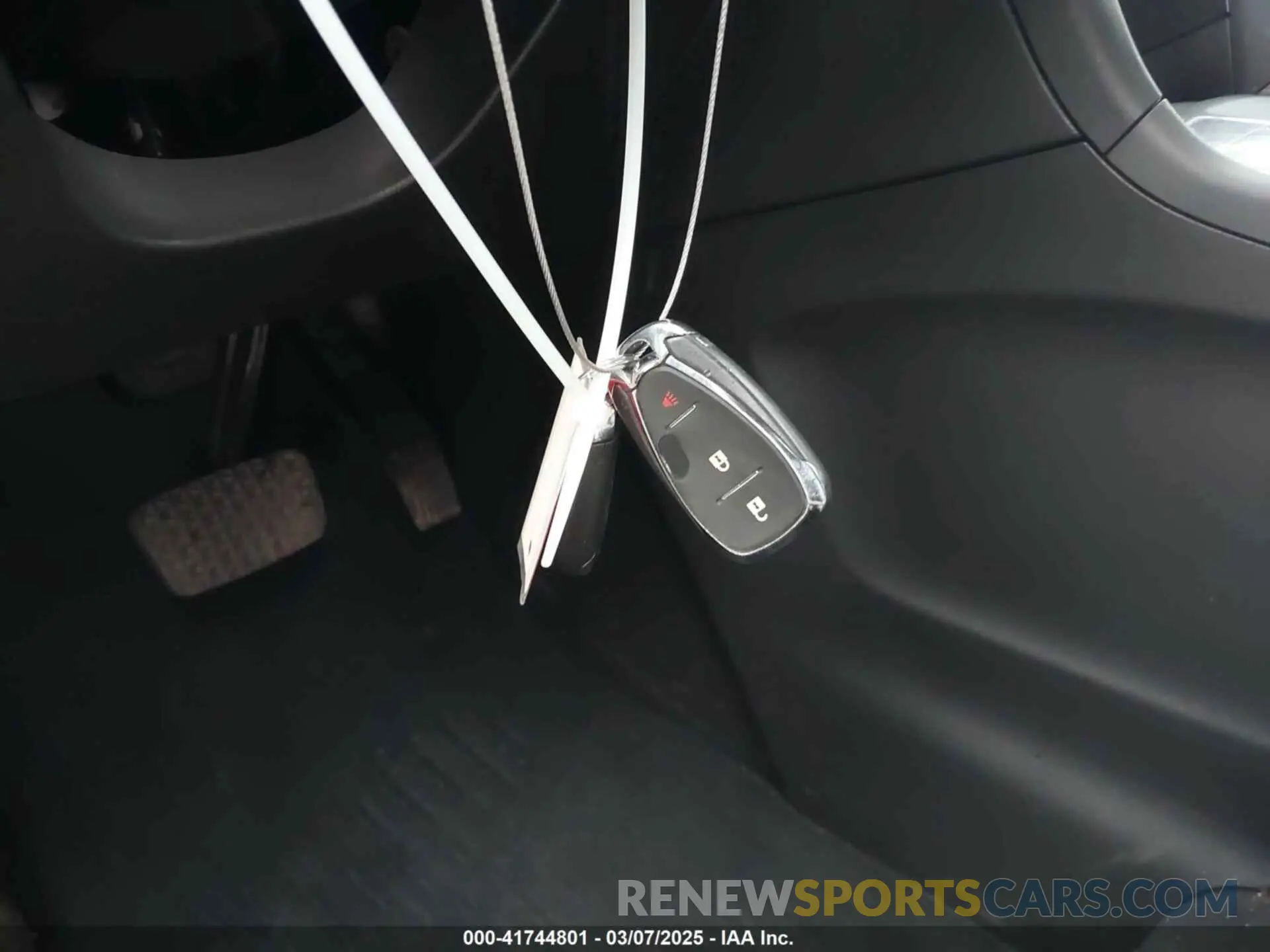 11 Photograph of a damaged car 3GNAXHEV7MS163379 CHEVROLET EQUINOX 2021