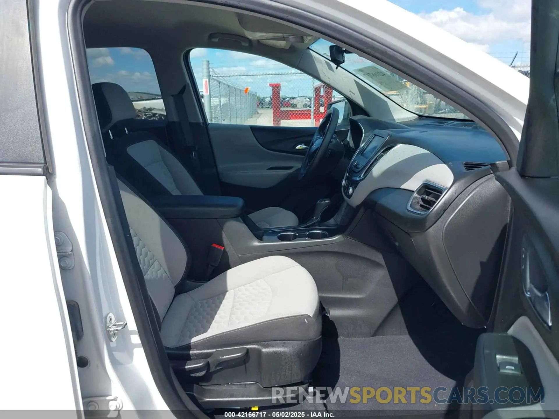 5 Photograph of a damaged car 3GNAXHEV7MS180490 CHEVROLET EQUINOX 2021