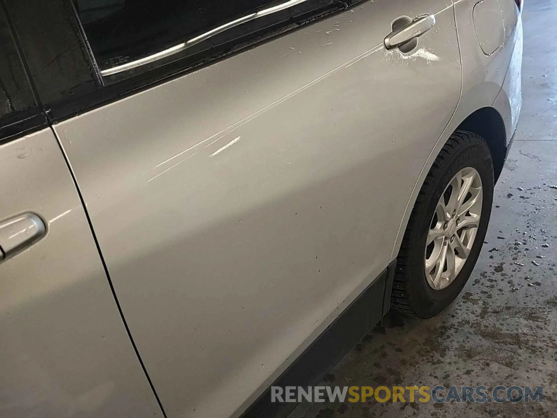 2 Photograph of a damaged car 3GNAXHEV8MS126065 CHEVROLET EQUINOX 2021