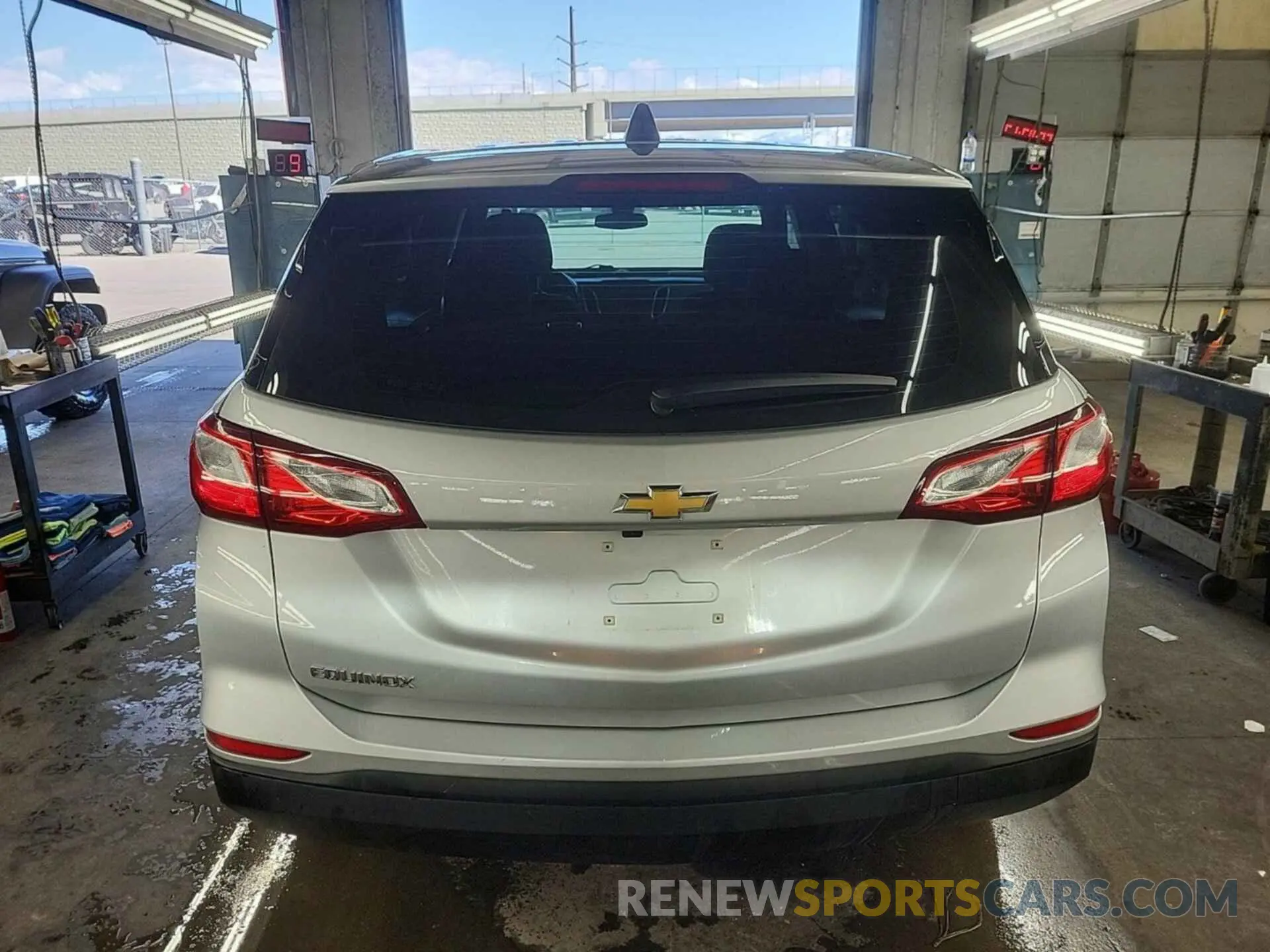 24 Photograph of a damaged car 3GNAXHEV8MS126065 CHEVROLET EQUINOX 2021