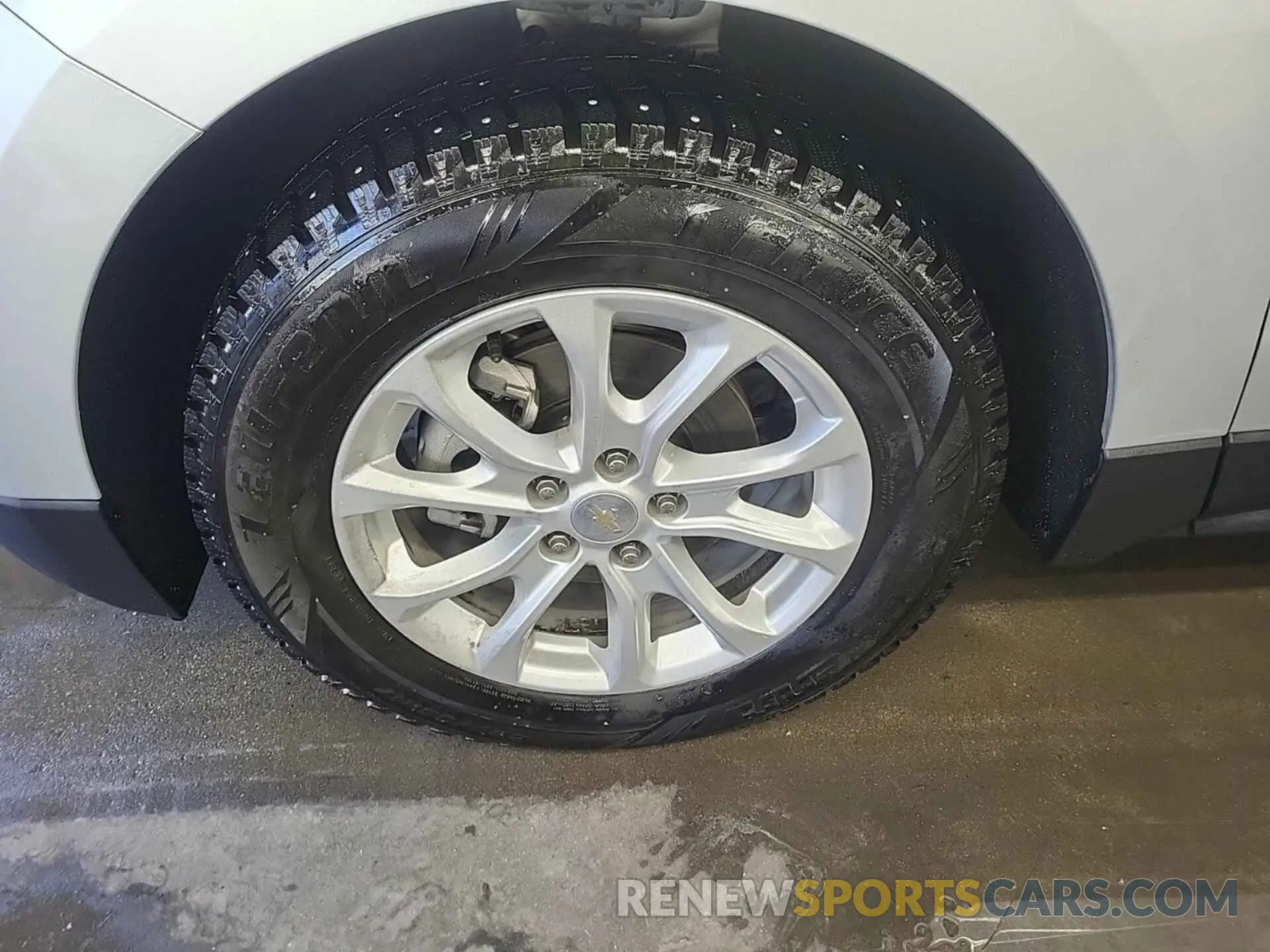 27 Photograph of a damaged car 3GNAXHEV8MS126065 CHEVROLET EQUINOX 2021