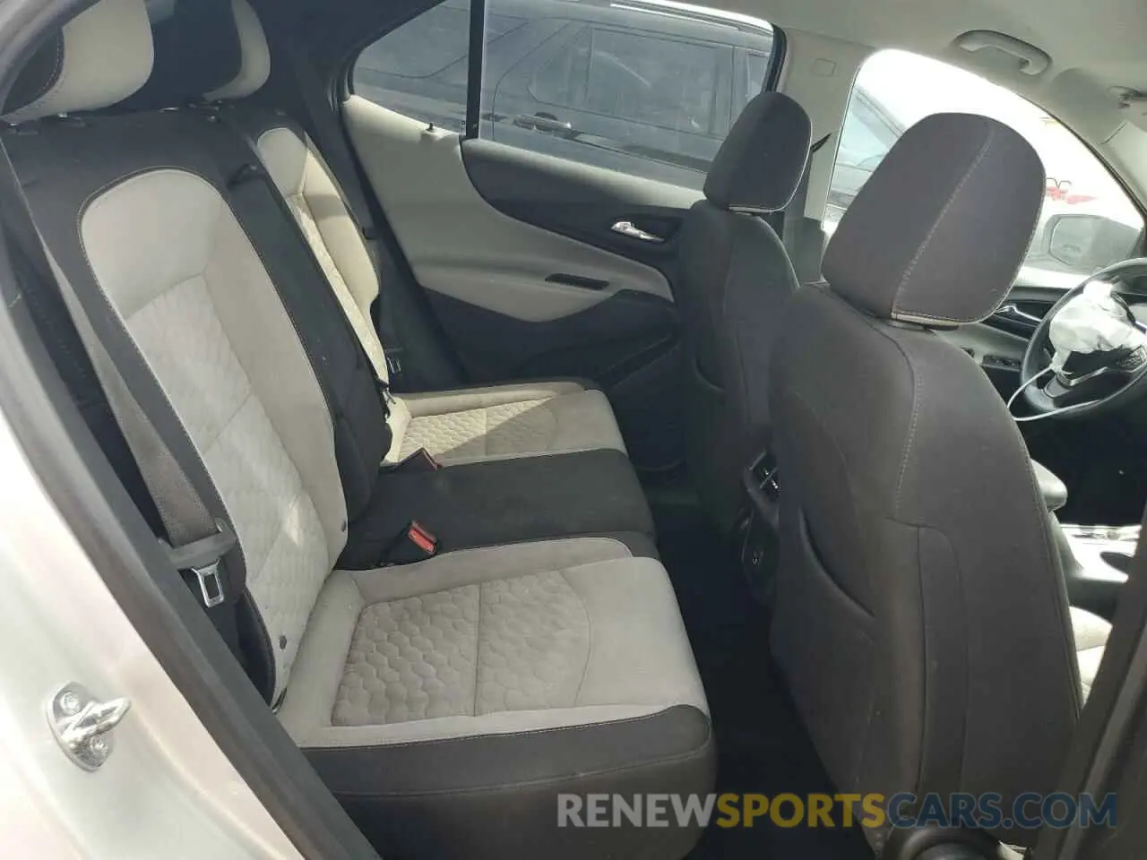 11 Photograph of a damaged car 3GNAXHEV8MS165884 CHEVROLET EQUINOX 2021