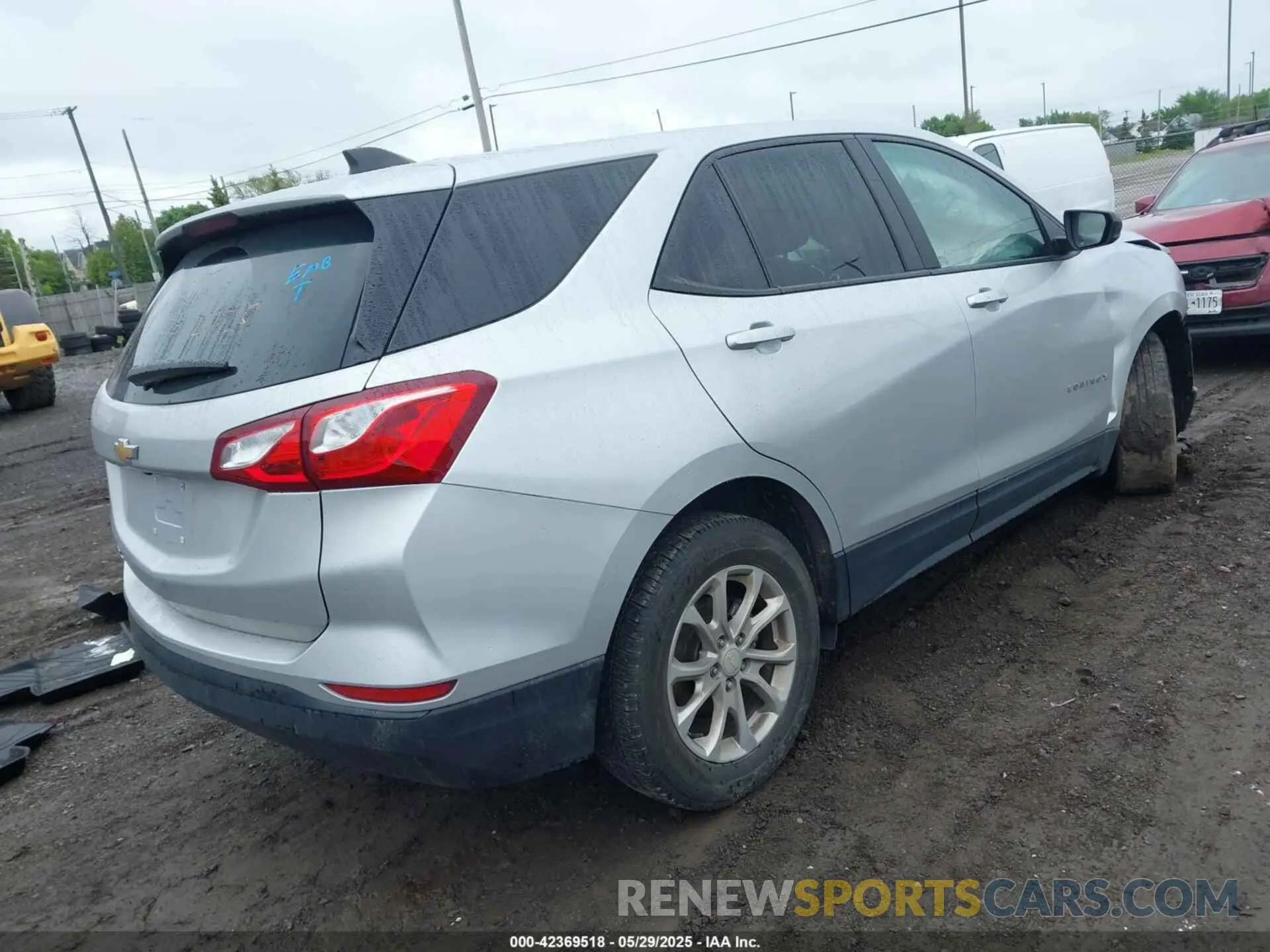 4 Photograph of a damaged car 3GNAXHEV9MS115480 CHEVROLET EQUINOX 2021