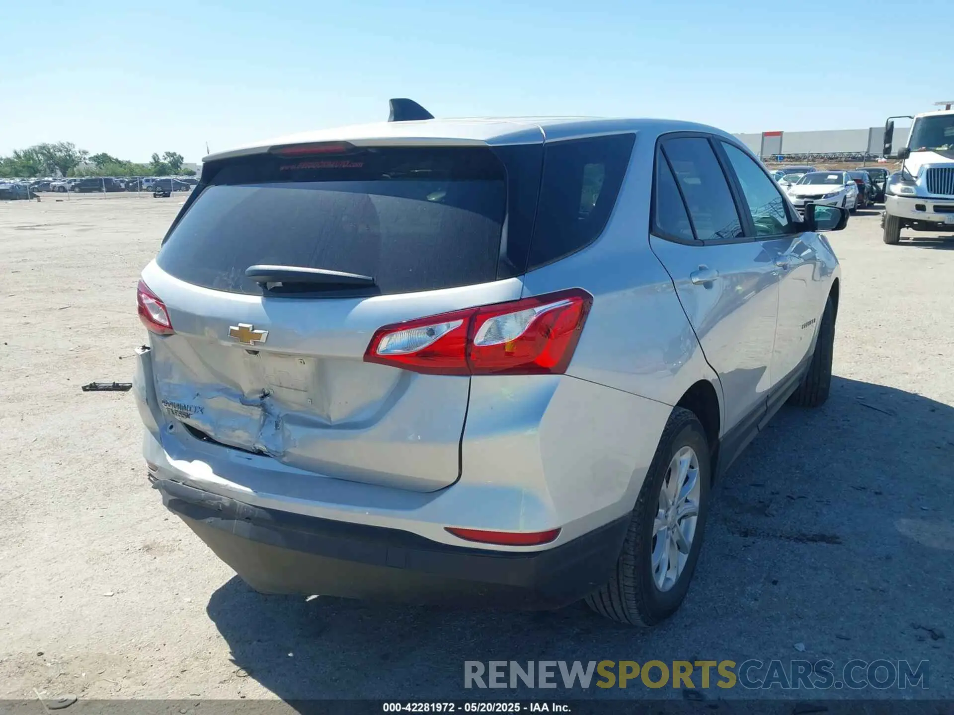 4 Photograph of a damaged car 3GNAXHEV9MS143988 CHEVROLET EQUINOX 2021
