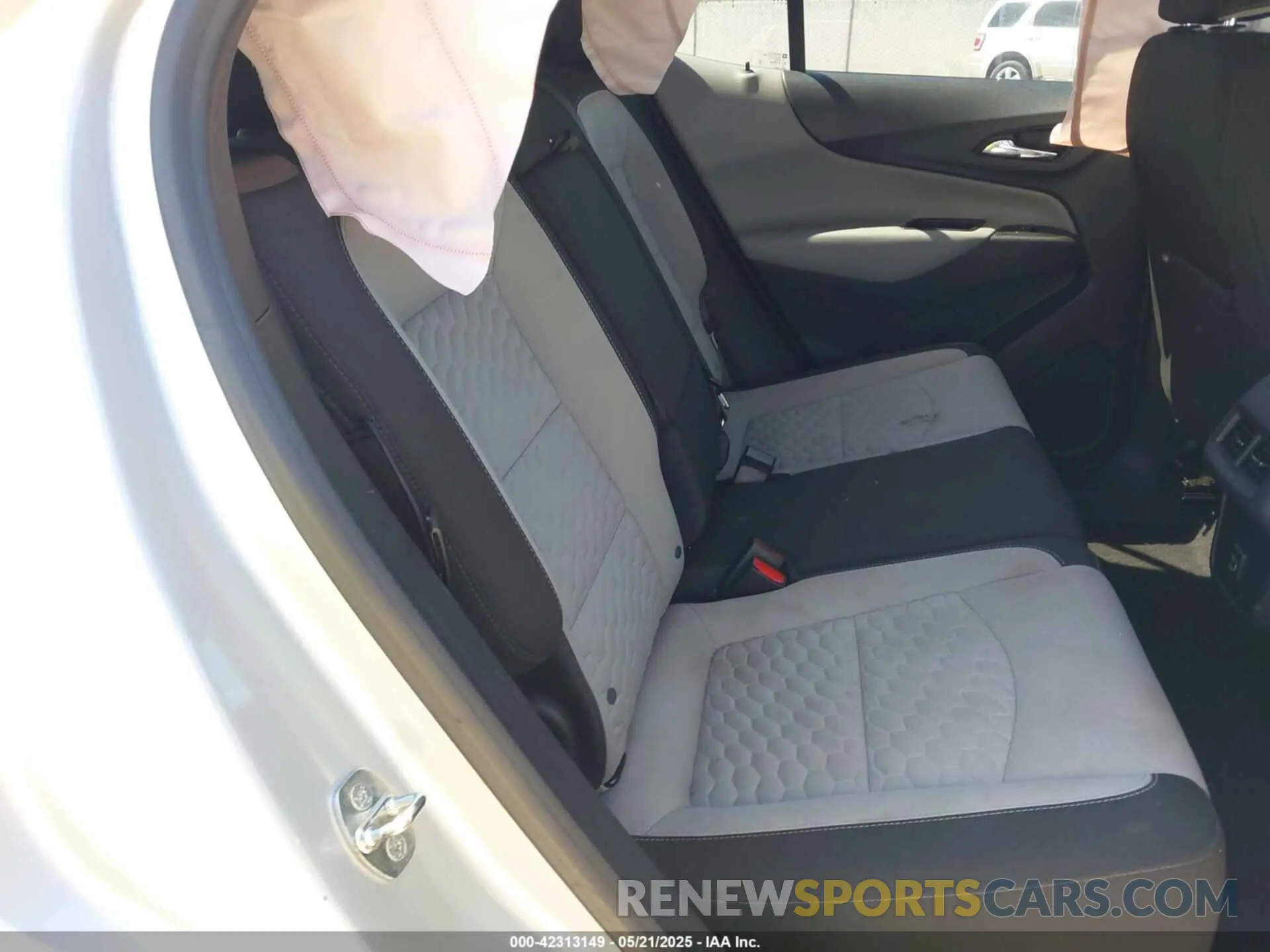 8 Photograph of a damaged car 3GNAXHEV9MS158412 CHEVROLET EQUINOX 2021