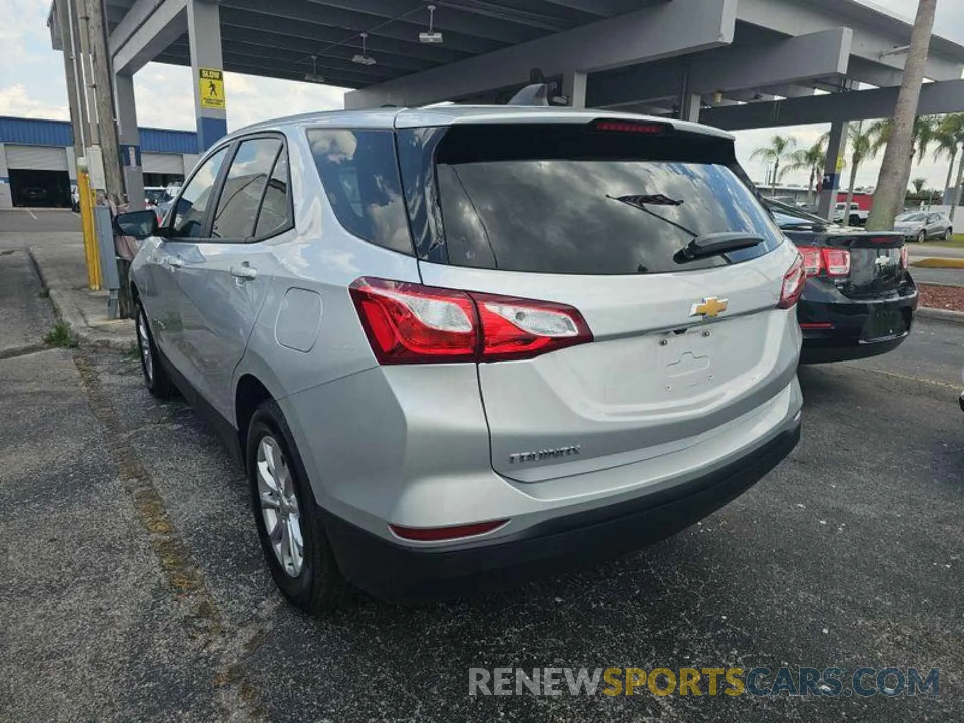 8 Photograph of a damaged car 3GNAXHEV9MS169281 CHEVROLET EQUINOX 2021