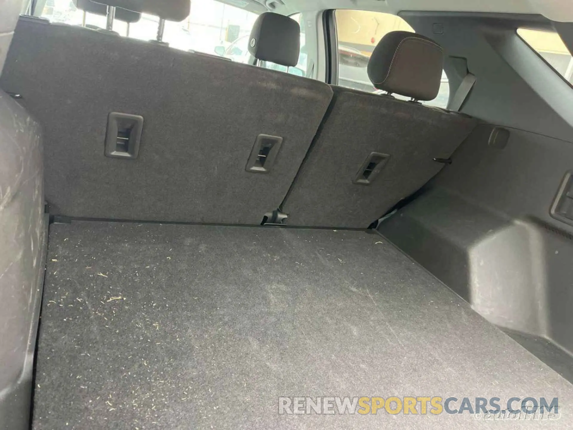 6 Photograph of a damaged car 3GNAXJEV0ML379317 CHEVROLET EQUINOX 2021