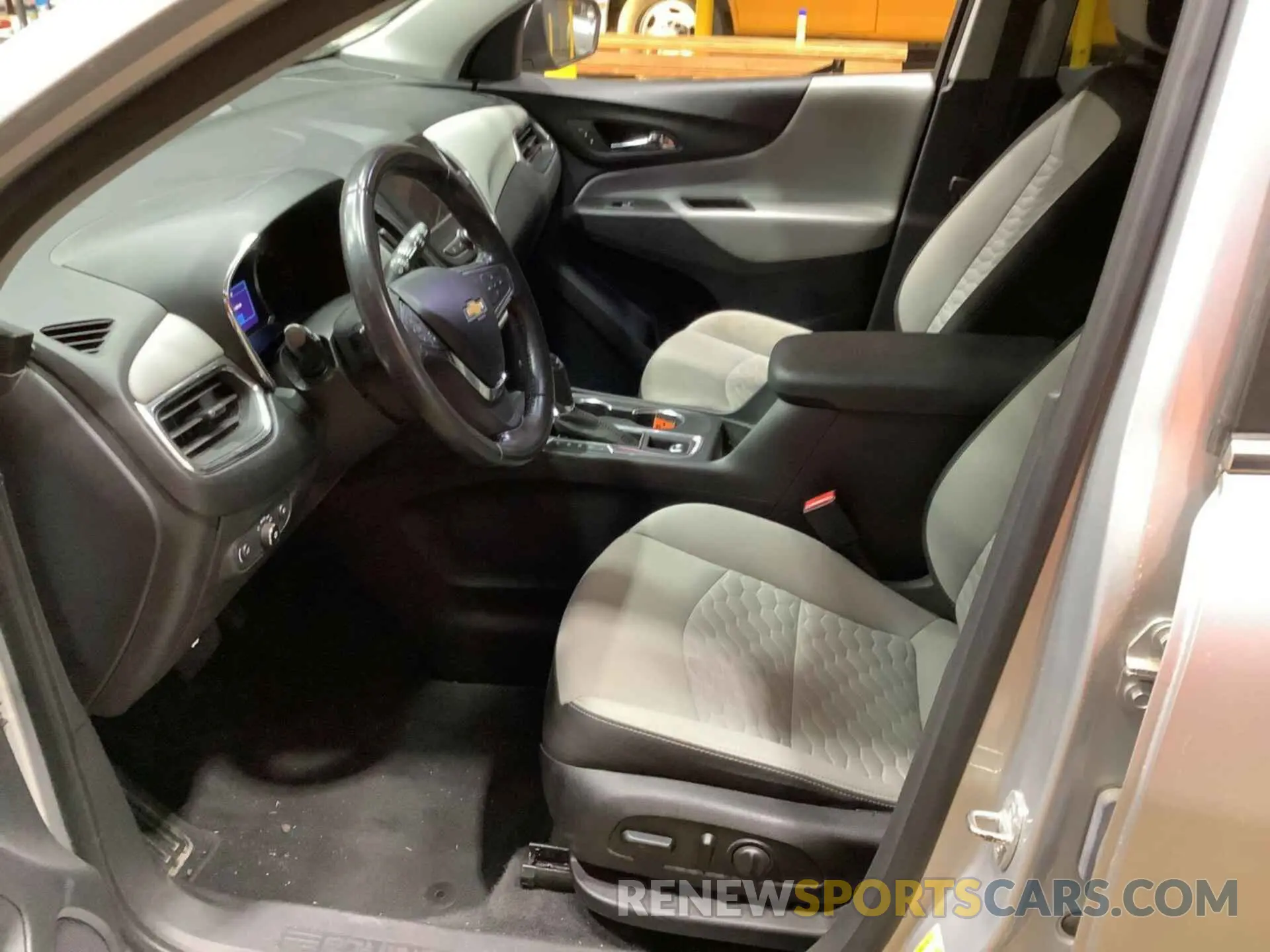25 Photograph of a damaged car 3GNAXJEV3ML394586 CHEVROLET EQUINOX 2021