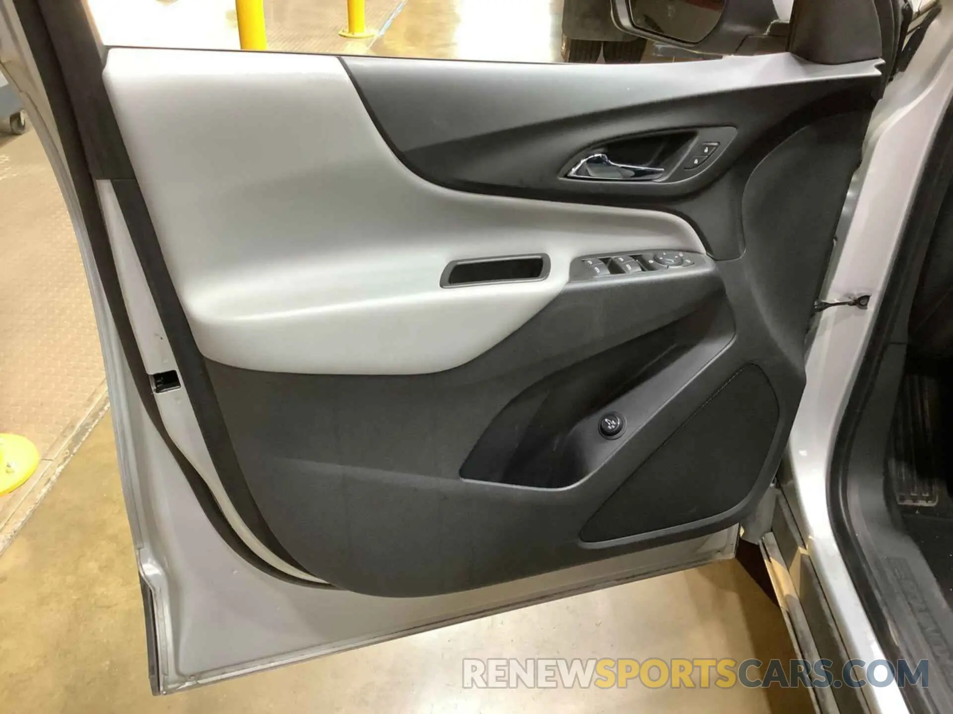 3 Photograph of a damaged car 3GNAXJEV3ML394586 CHEVROLET EQUINOX 2021