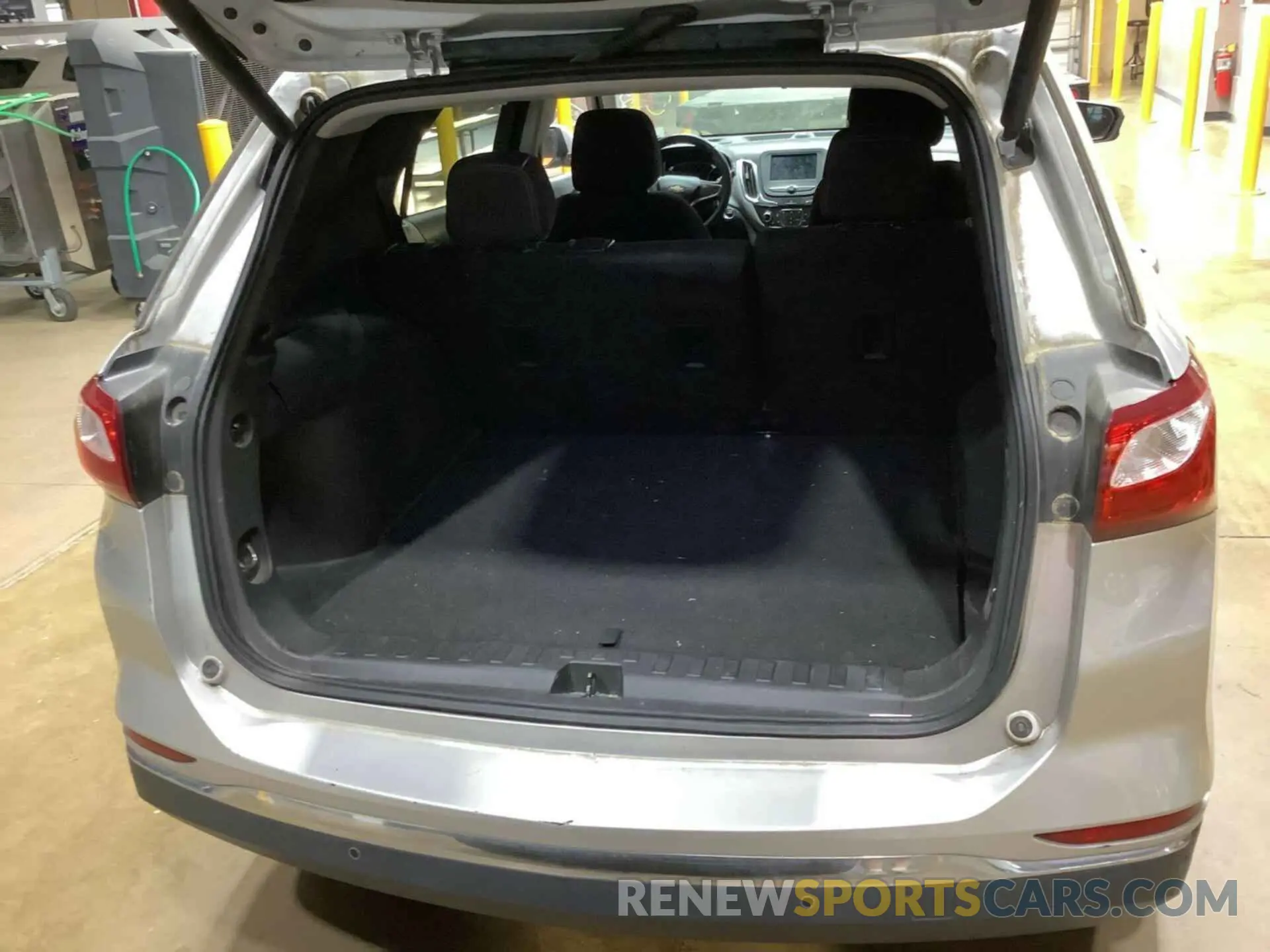 8 Photograph of a damaged car 3GNAXJEV3ML394586 CHEVROLET EQUINOX 2021