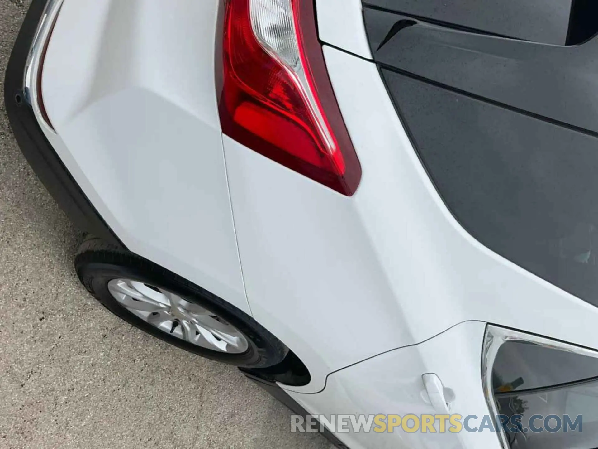 19 Photograph of a damaged car 3GNAXJEV3MS121721 CHEVROLET EQUINOX 2021